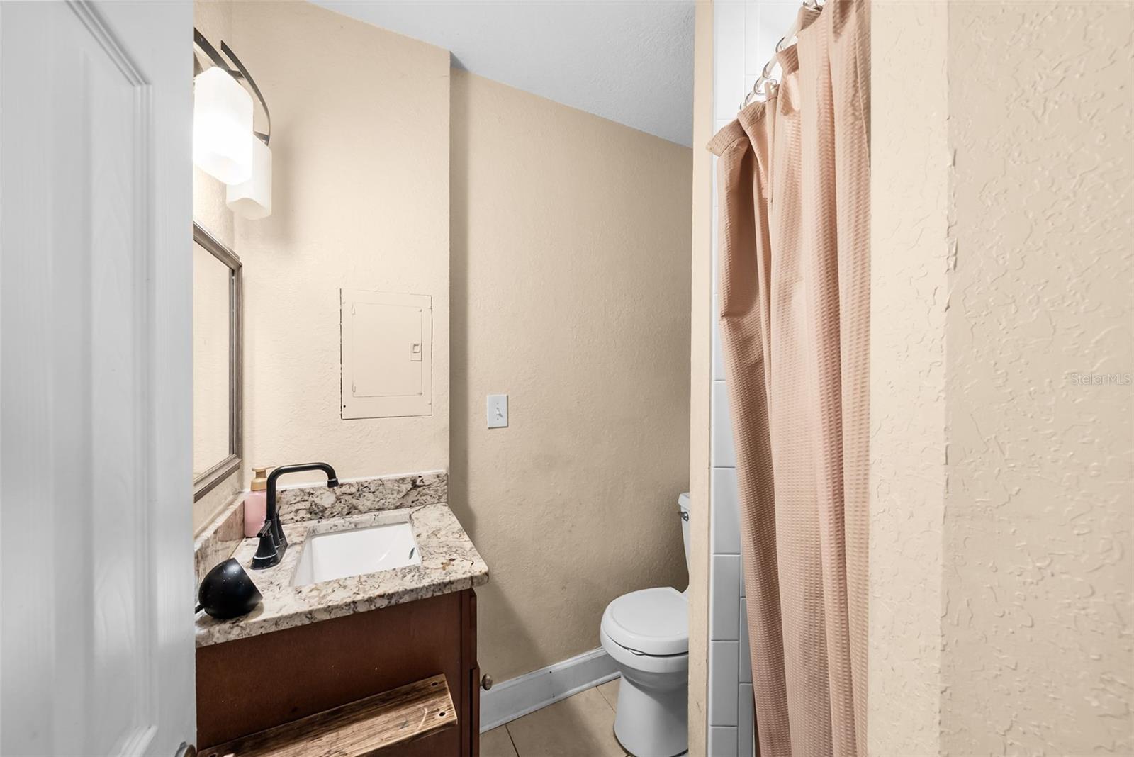 11199 Temple Ave Property Photo 17