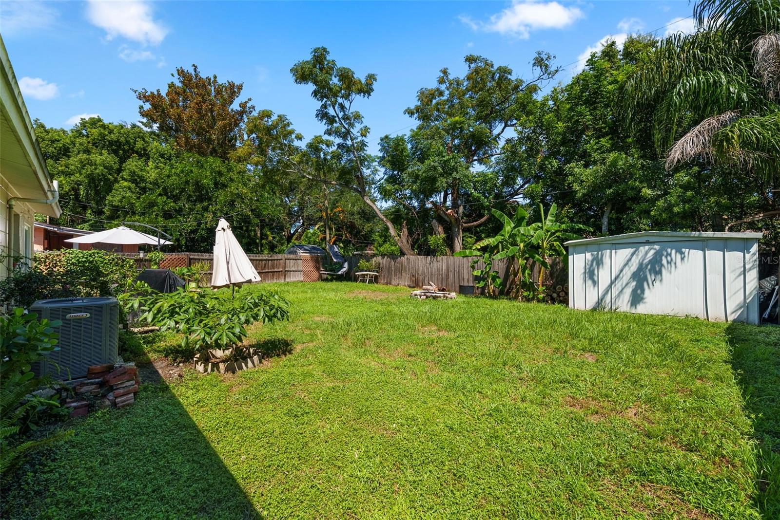 11199 Temple Ave Property Photo 27