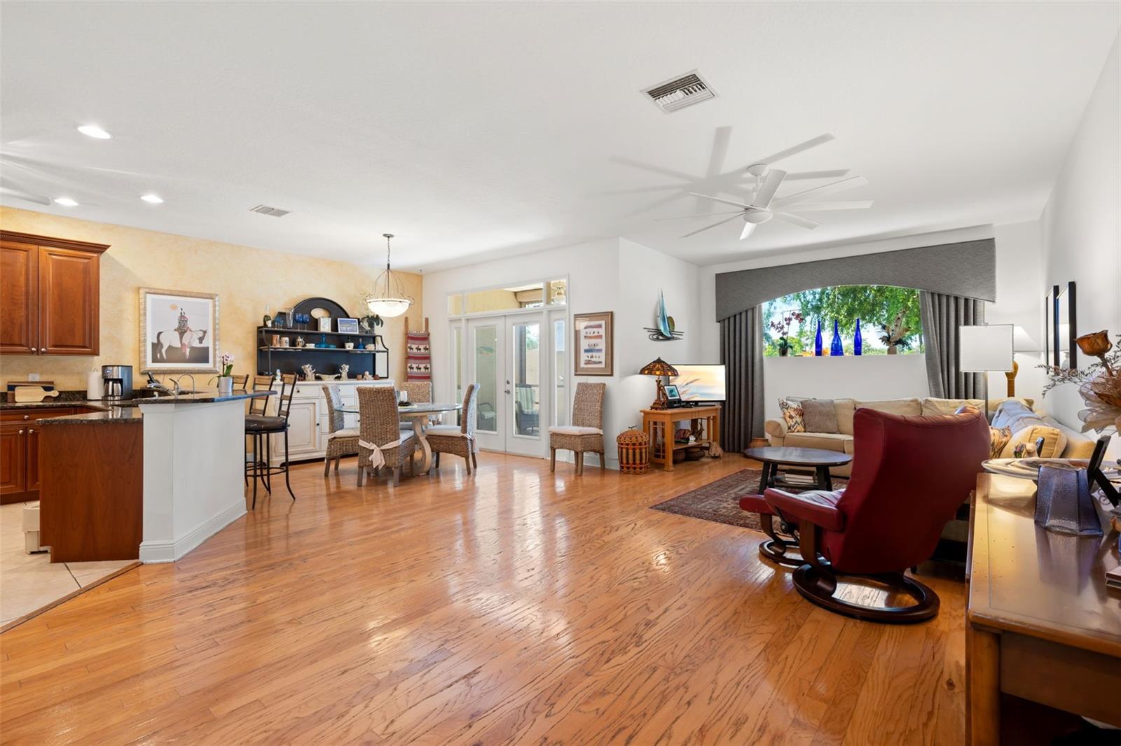 6058 Gulfport Blvd S Property Photo 8