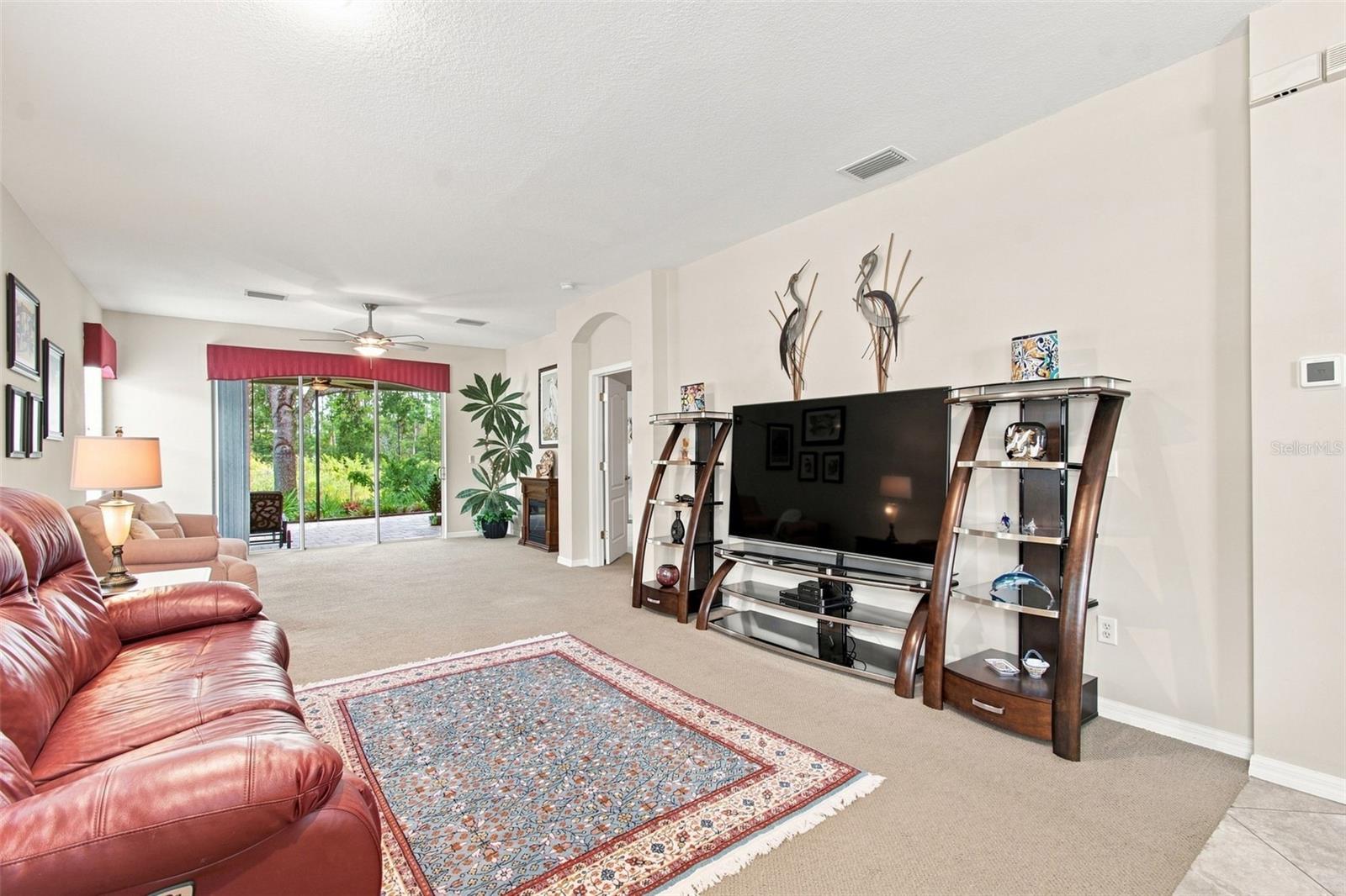 7625 Deer Path Ln Property Photo 6