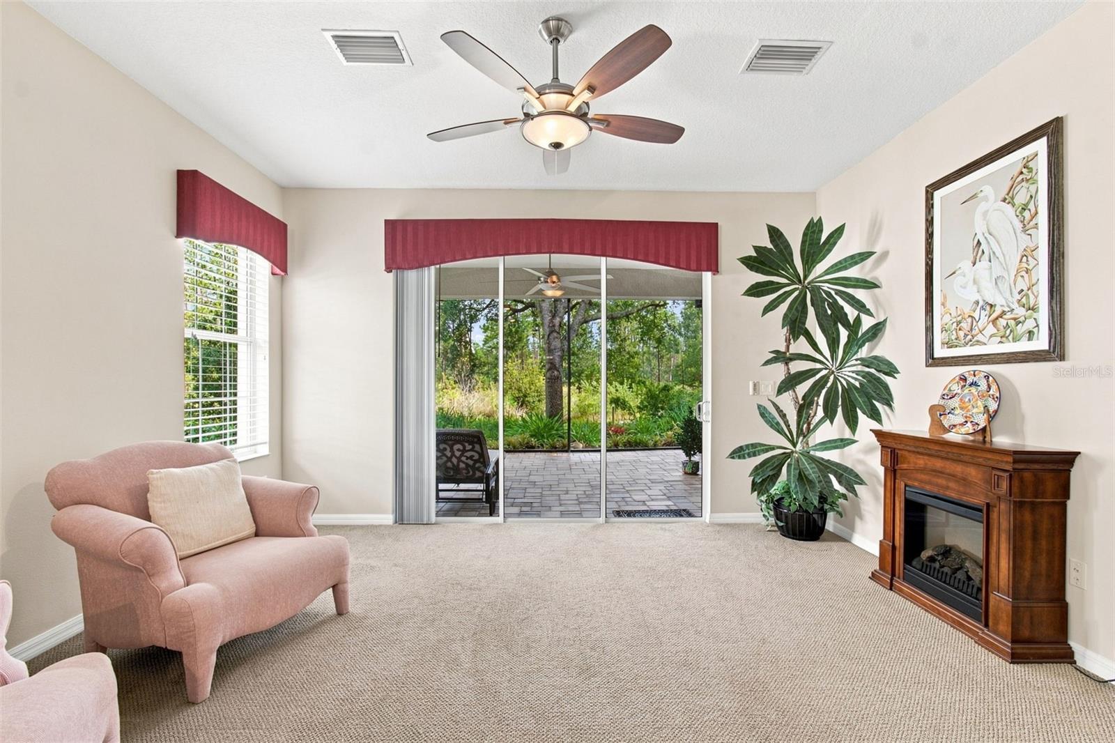 7625 Deer Path Ln Property Photo 7