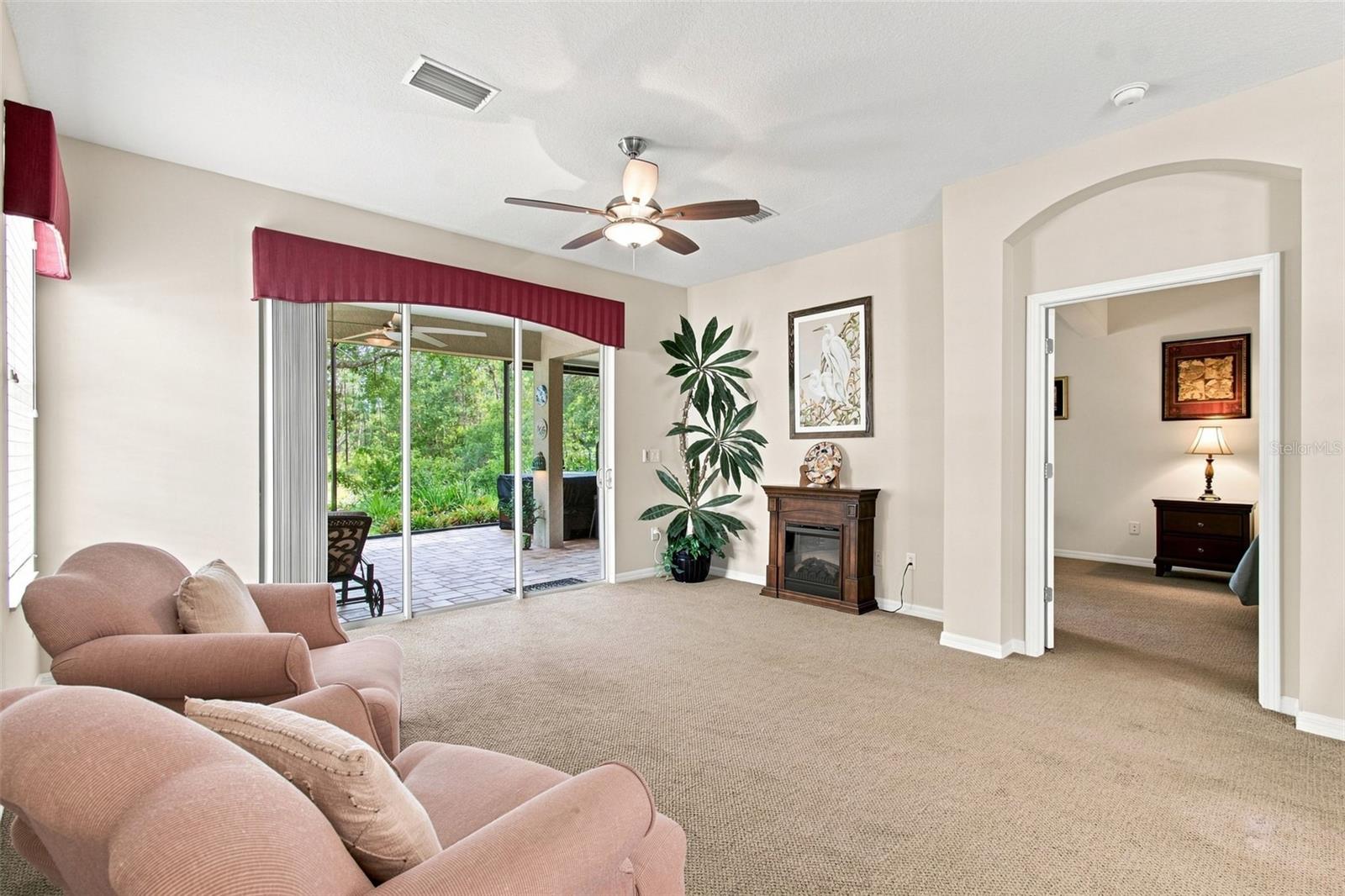 7625 Deer Path Ln Property Photo 8