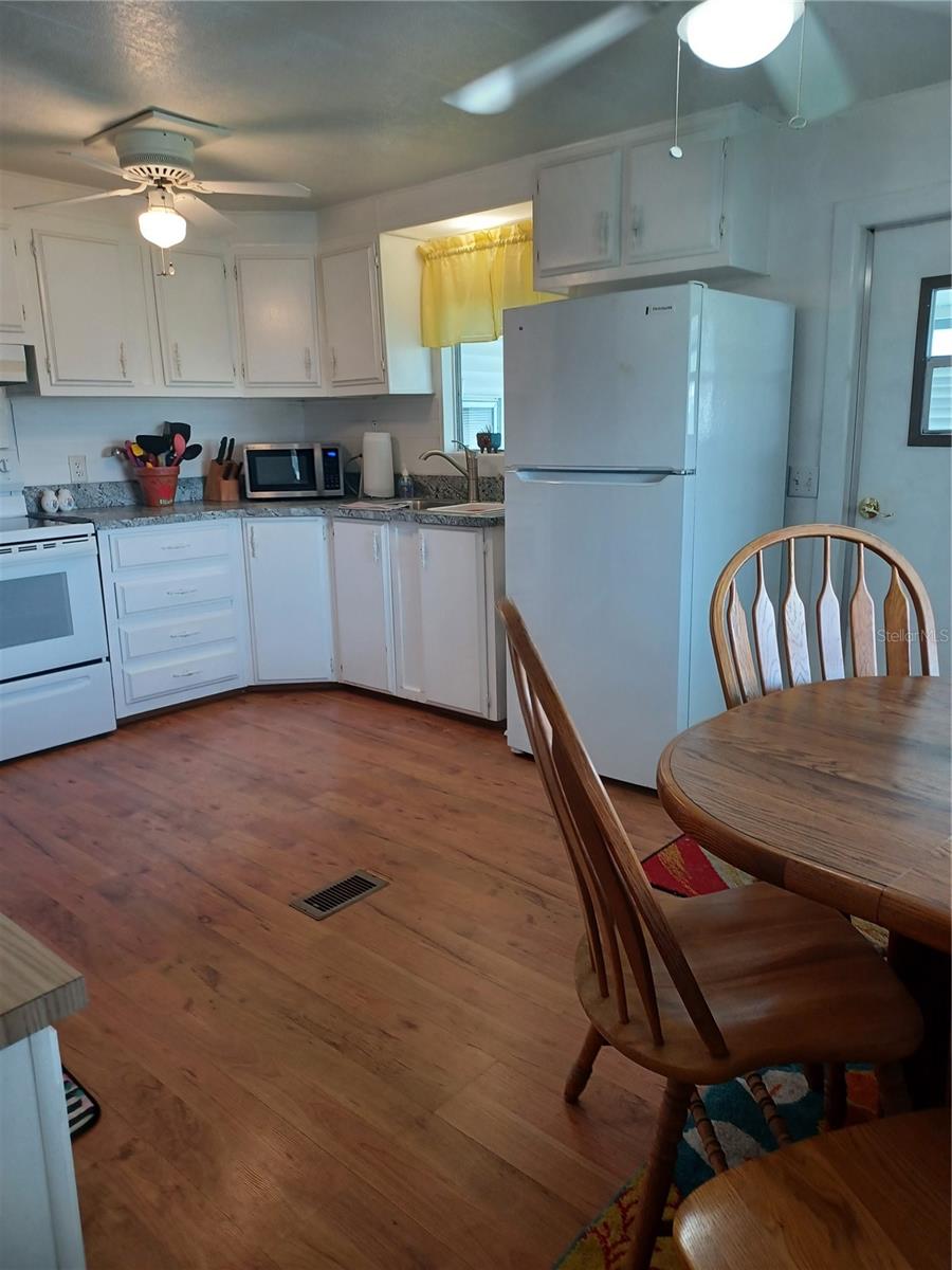 34620 Sweetpea Ln Property Photo 6
