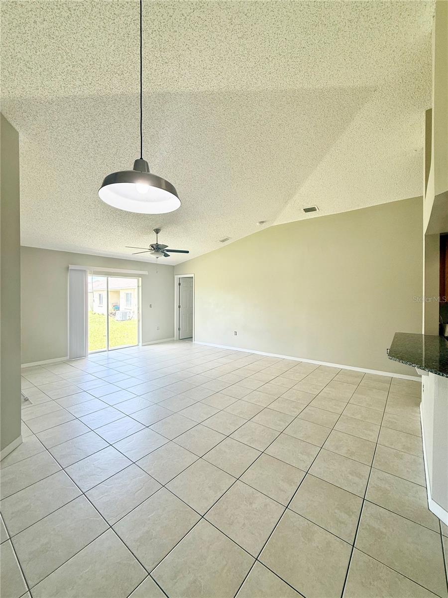 6429 Pine Top Way Property Photo 6