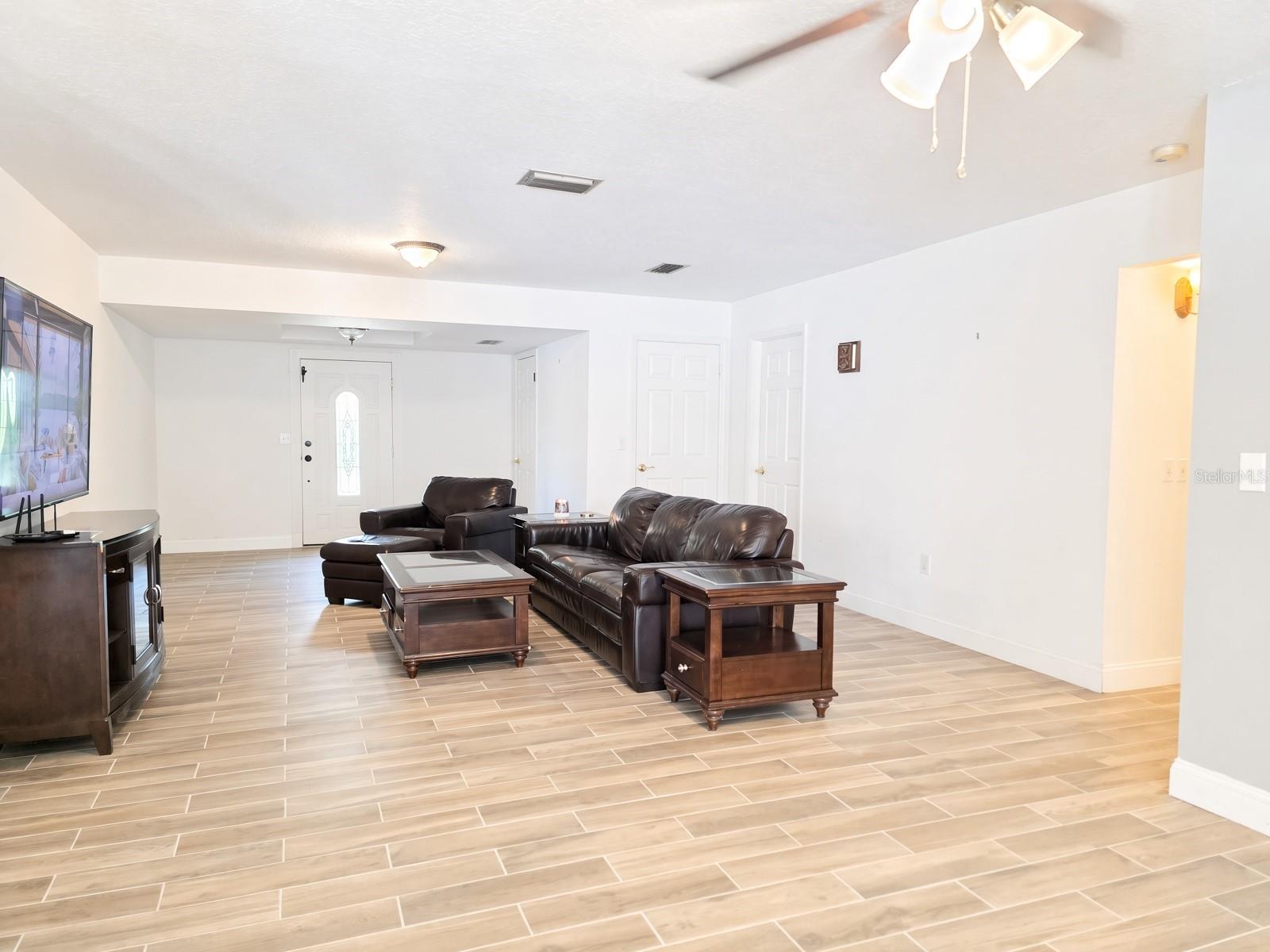 9303 Alice Ln Property Photo 8