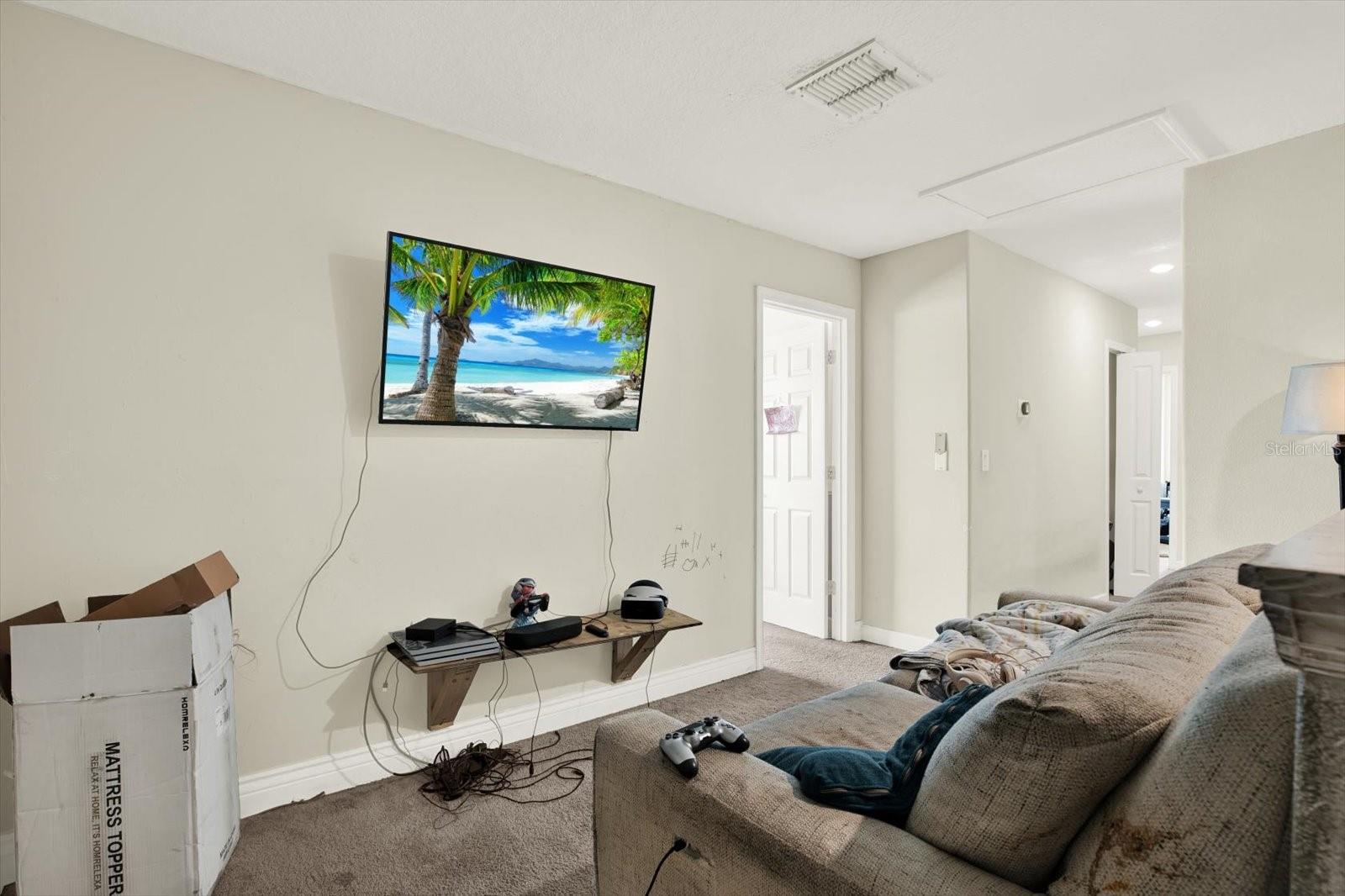 10207 Count Fleet Dr Property Photo 15