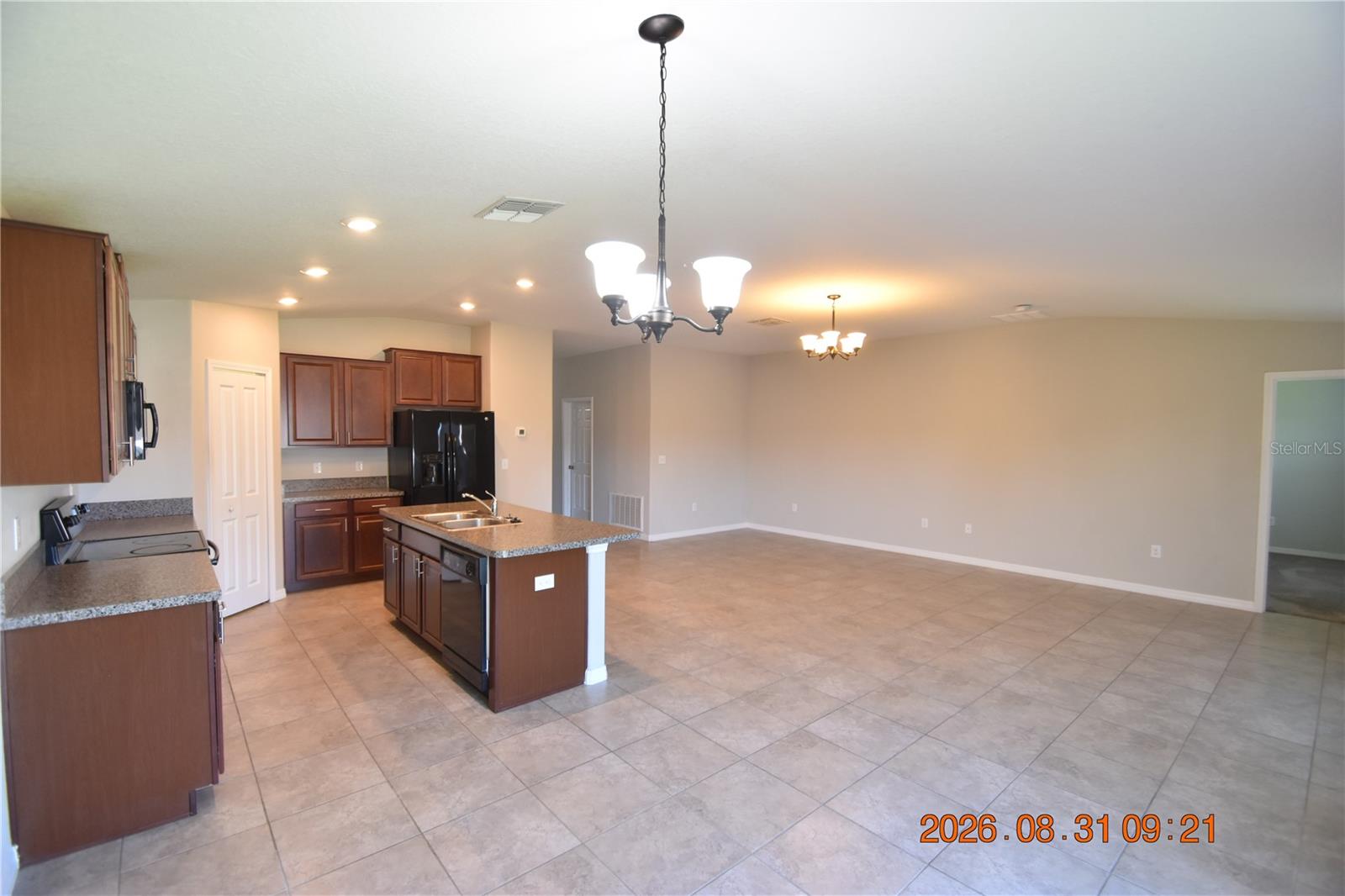 10106 Rosemary Leaf Ln Property Photo 9