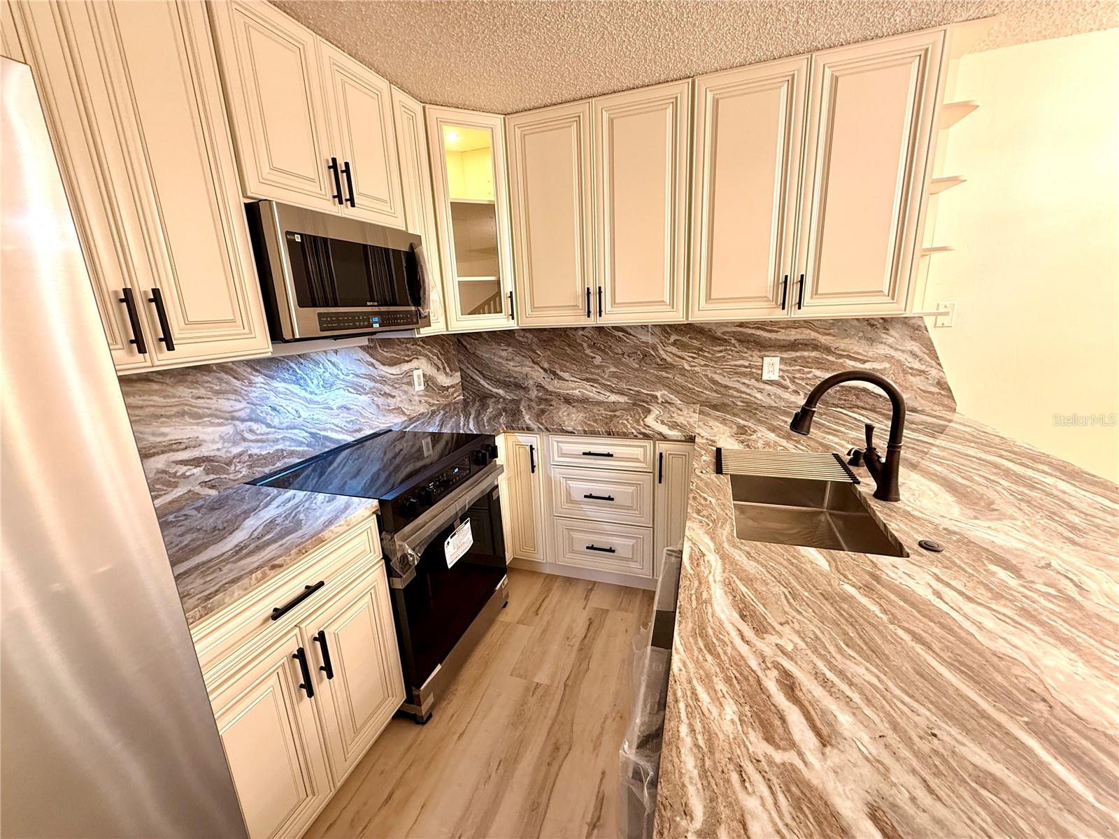 2747 5th Ct Property Photo 16