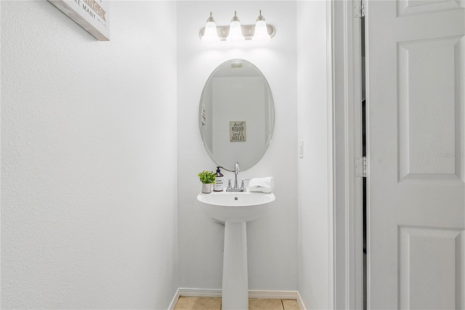 4652 Chatterton Way Property Photo 12