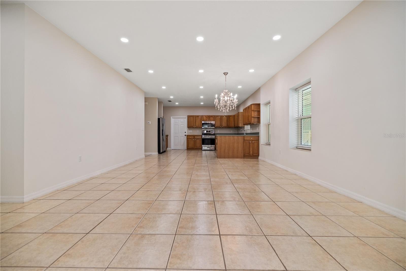 609 E Orange St #609 Property Photo 6