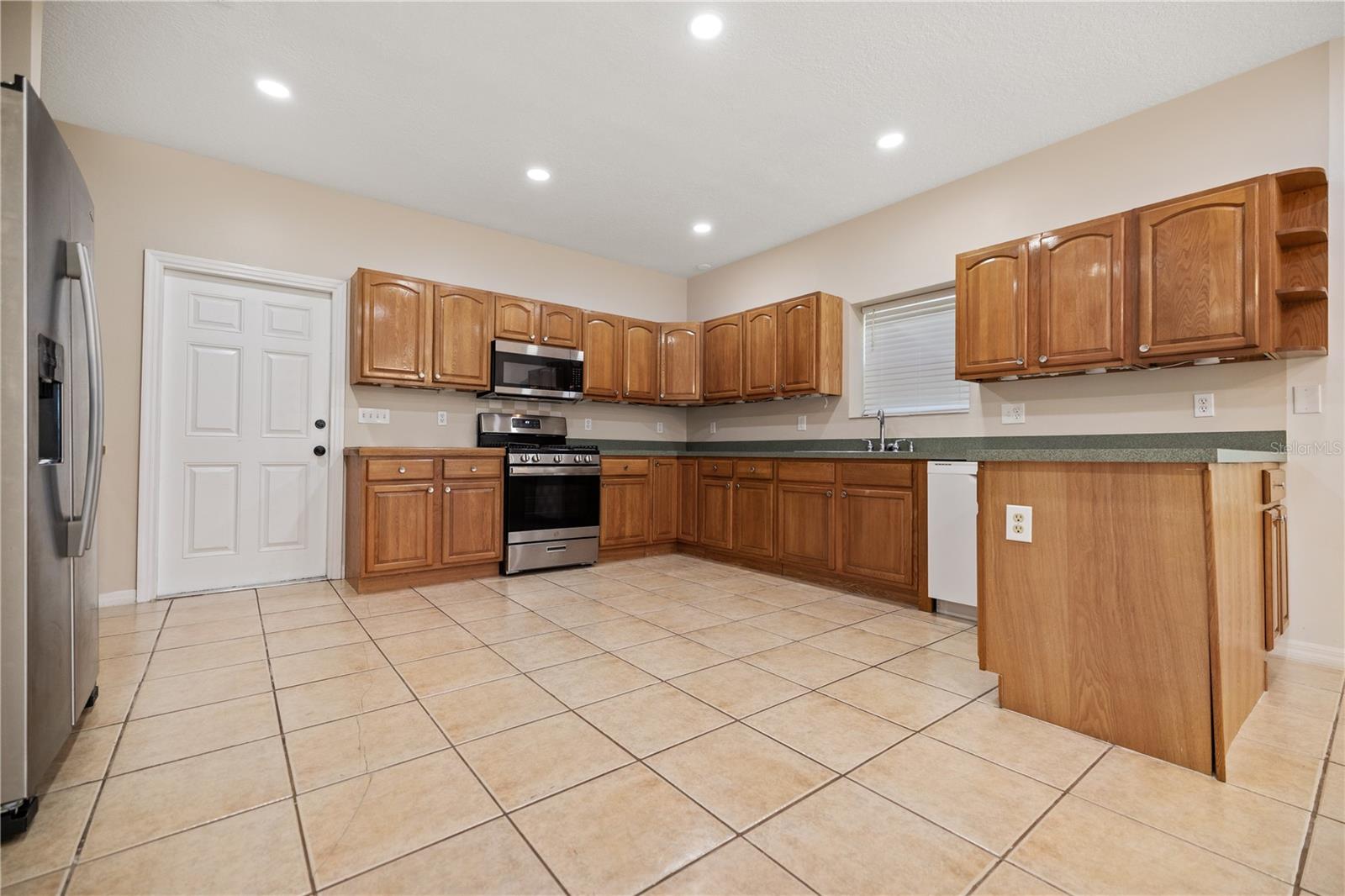 609 E Orange St #609 Property Photo 7