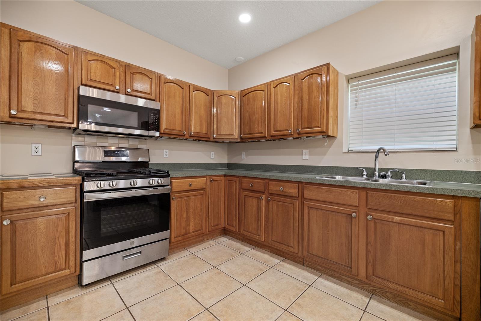 609 E Orange St #609 Property Photo 8