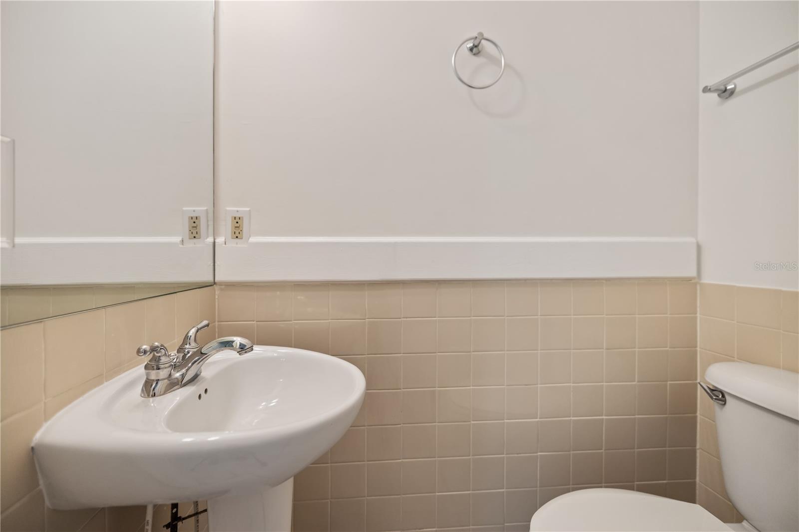 609 E Orange St #609 Property Photo 10