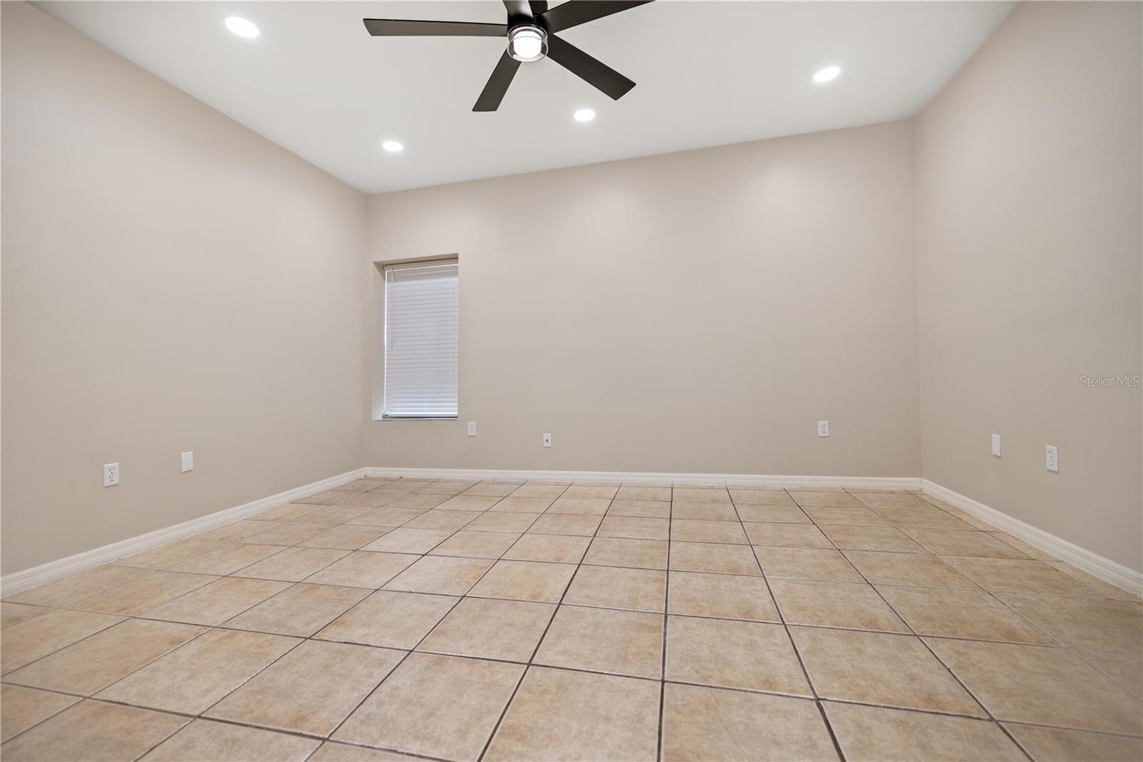 609 E Orange St #609 Property Photo 16