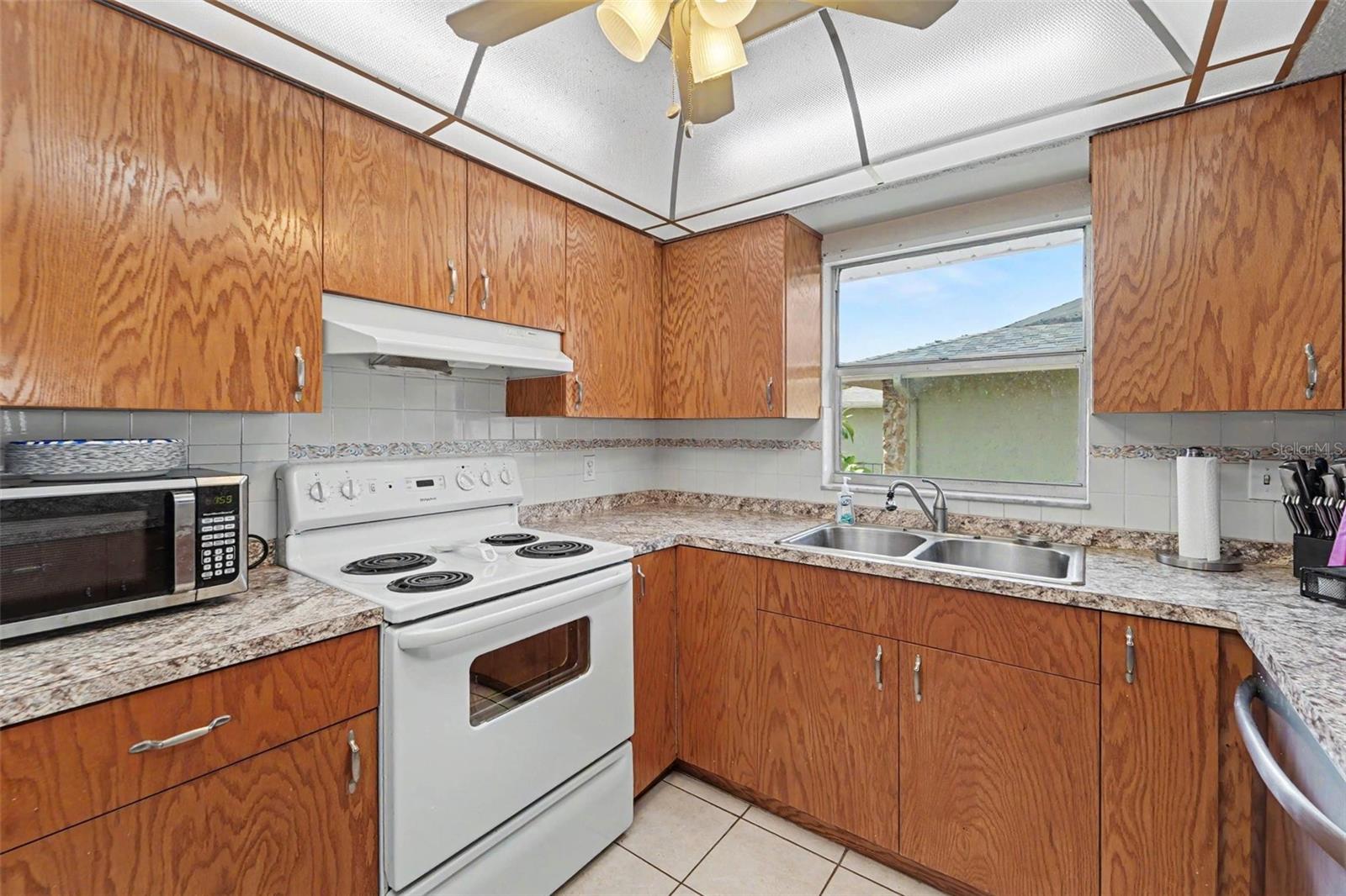 11022 Salt Tree Dr Property Photo 5