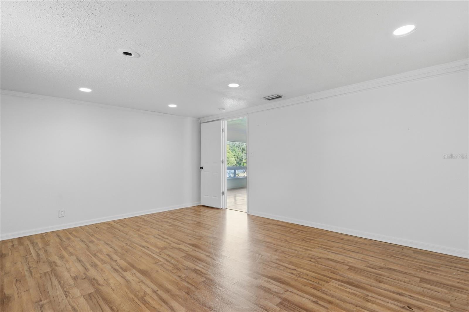 39250 Miramar Dr Property Photo 16