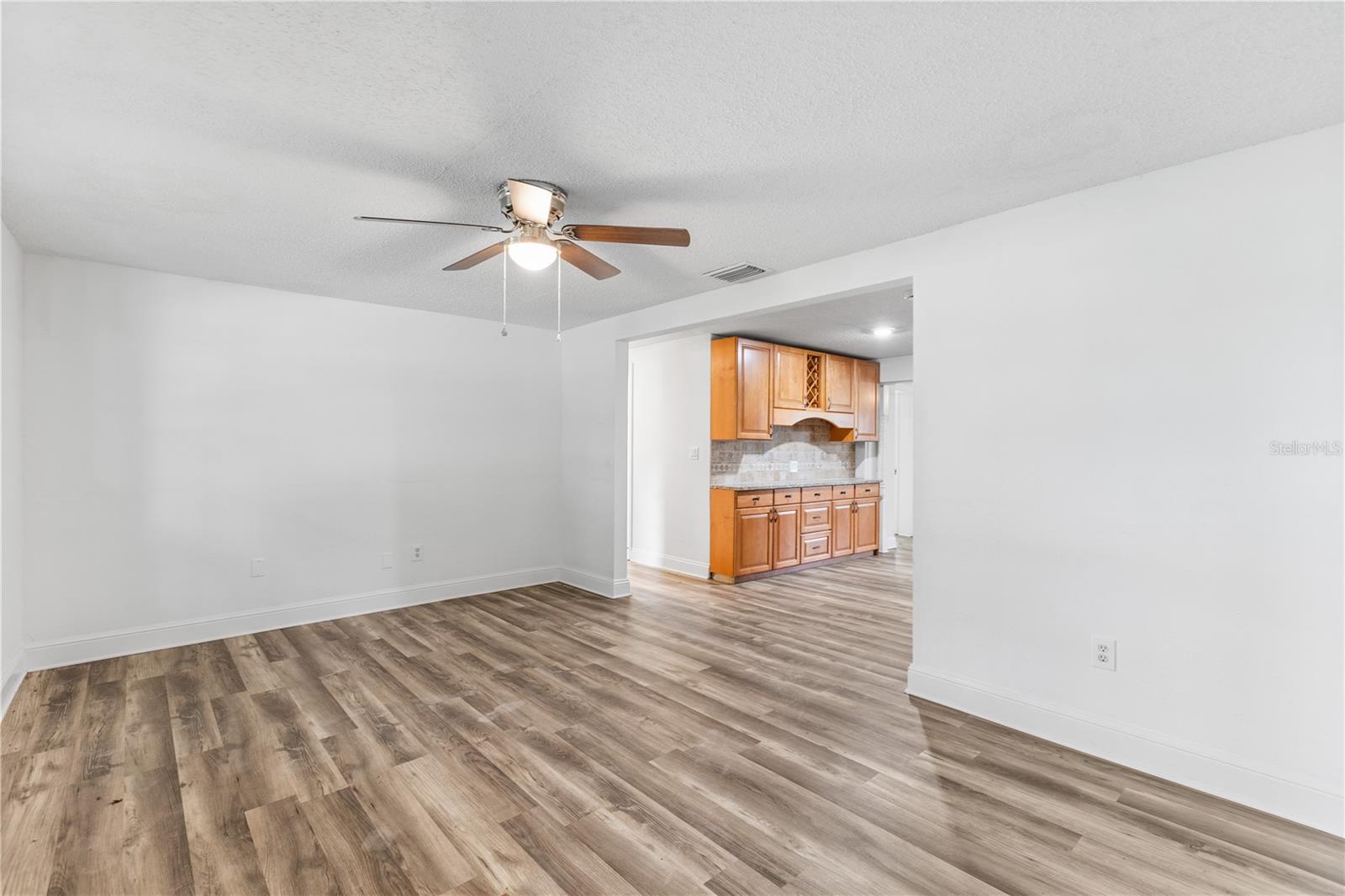 3308 Bainbridge Dr Property Photo 7
