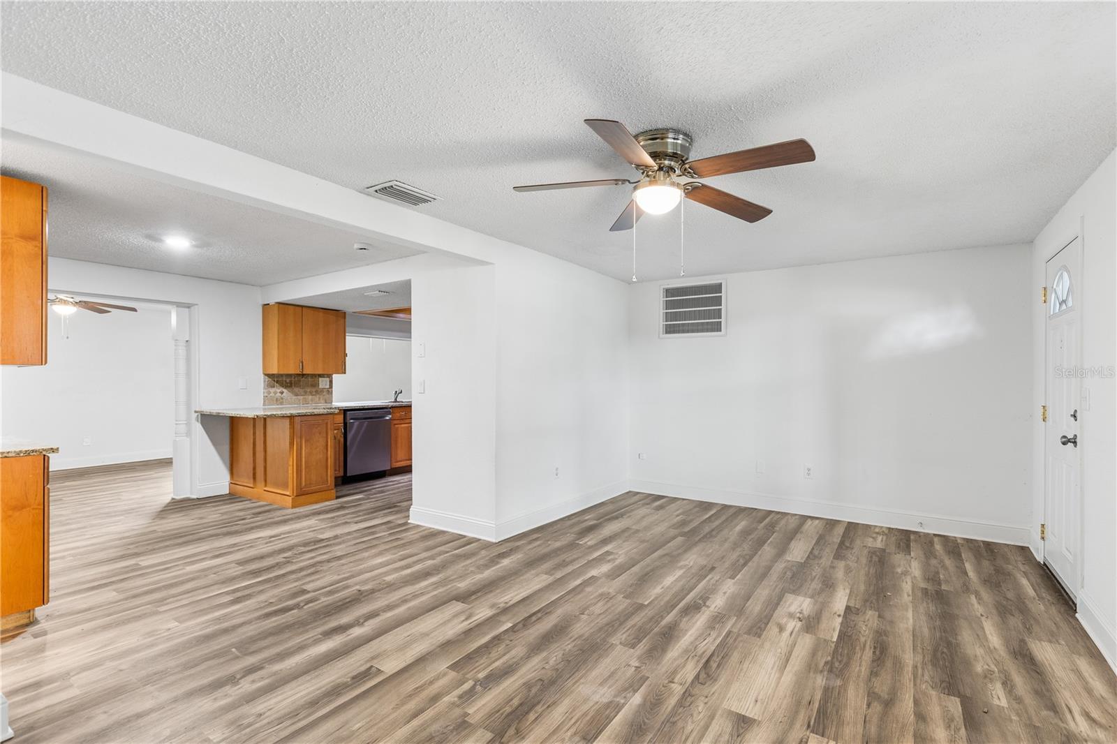 3308 Bainbridge Dr Property Photo 8