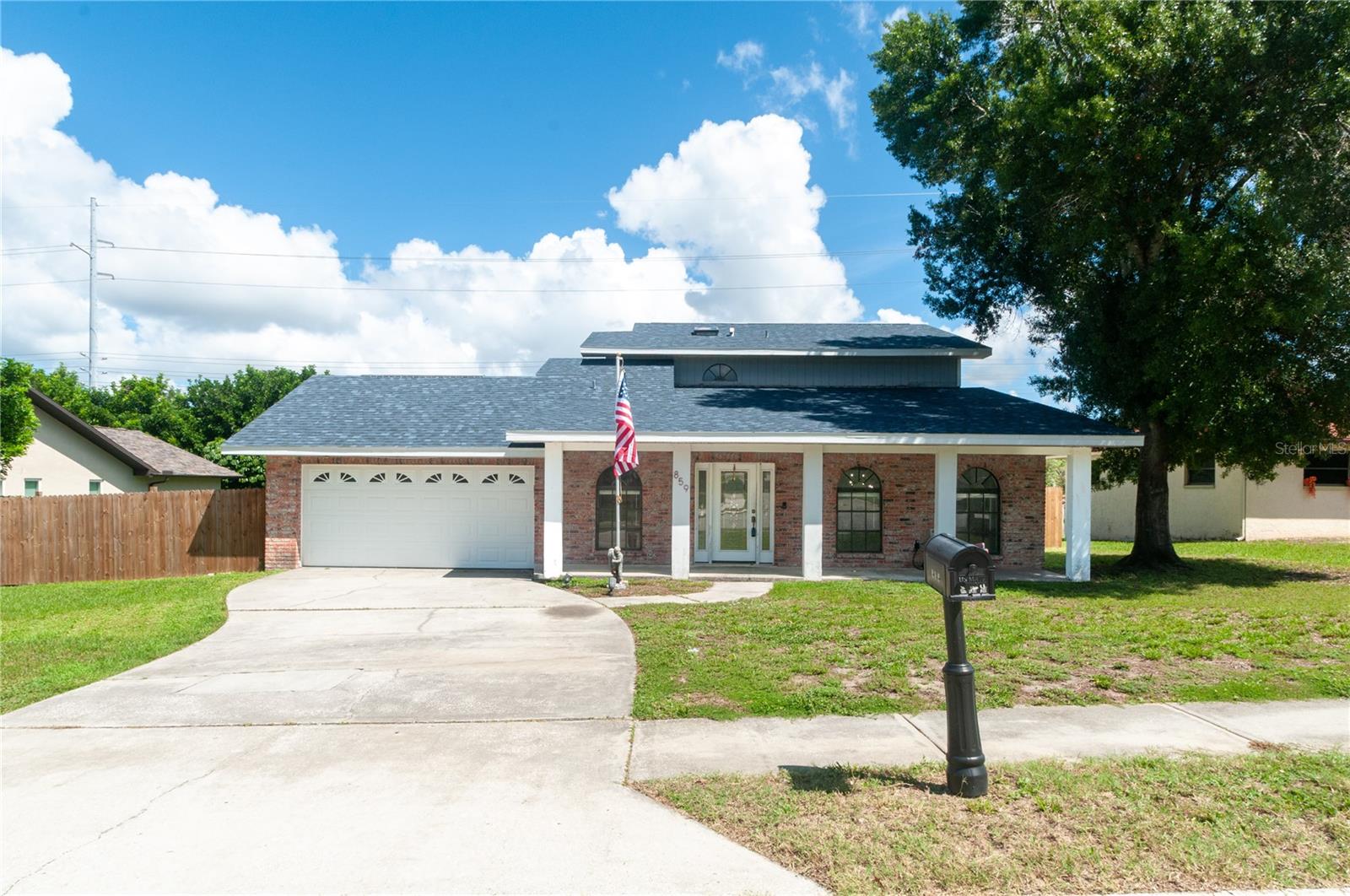 859 Pinewood Ter W Property Photo 1