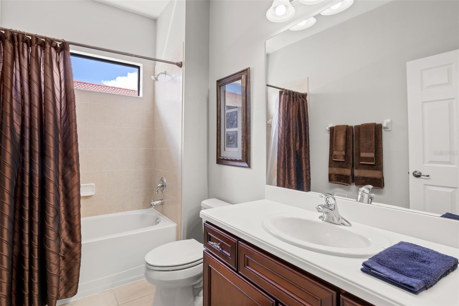2675 Lakebreeze Ln S Property Photo 45