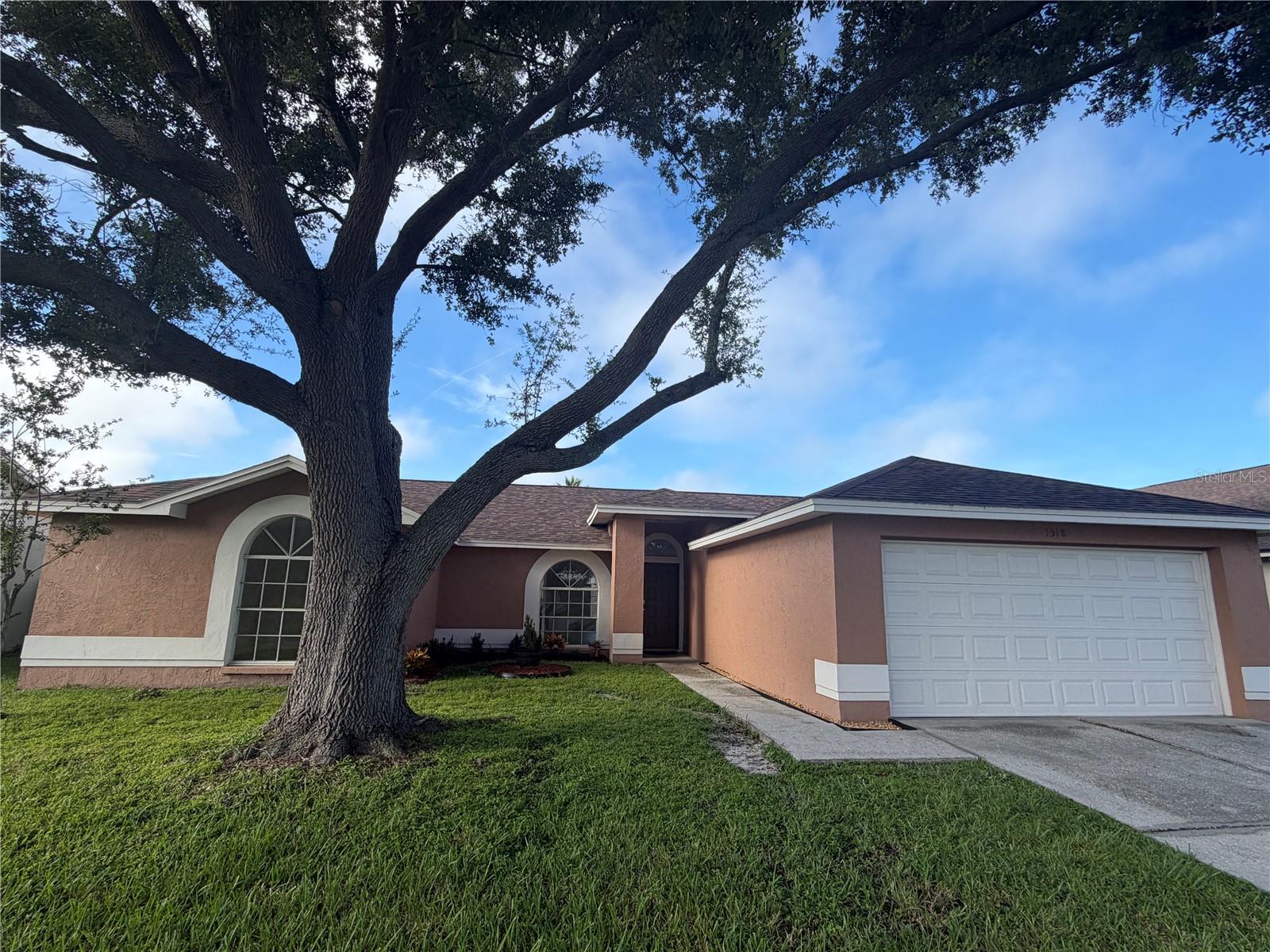 1518 Storington Ave Property Photo 1