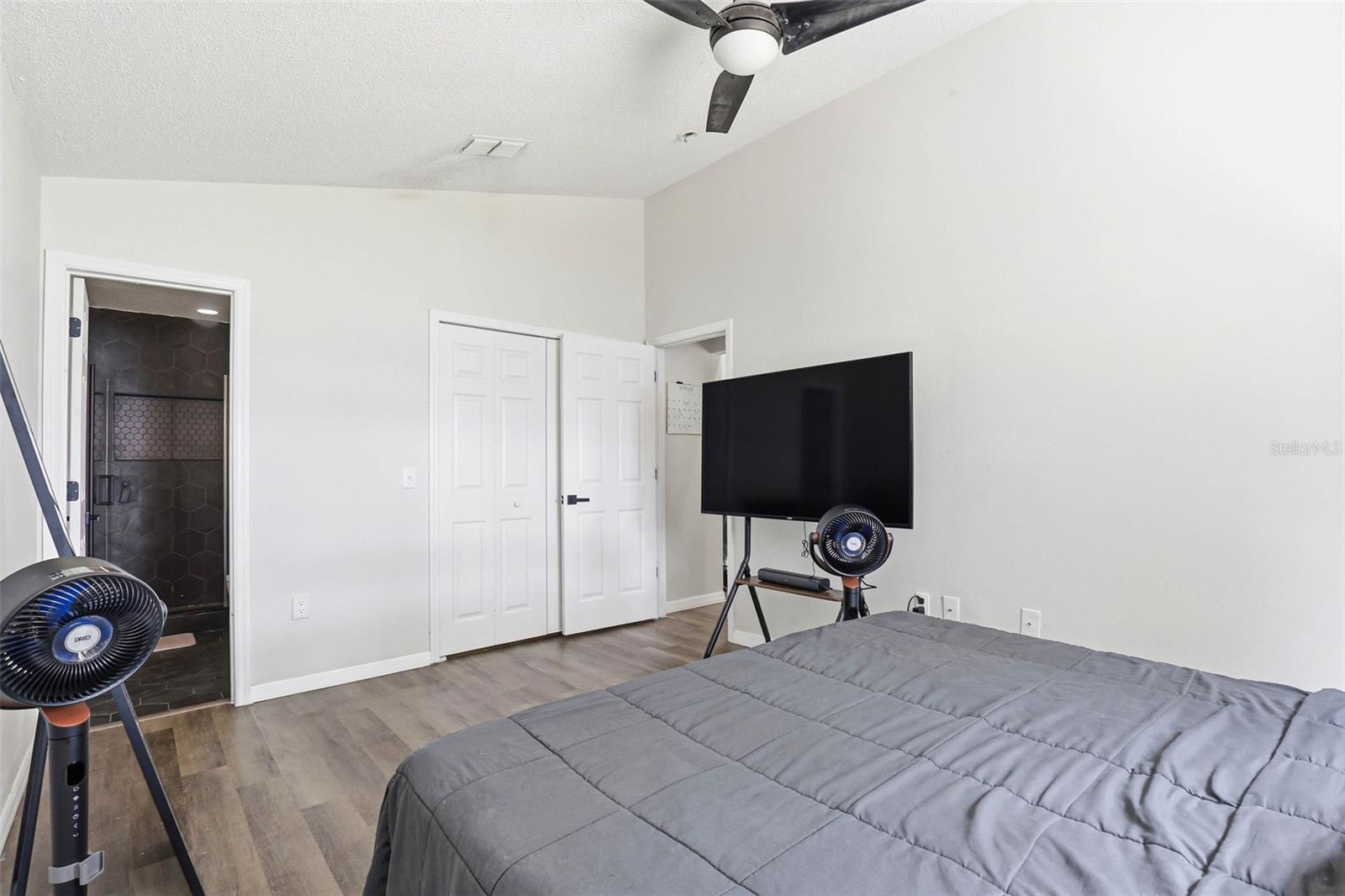 5916 Lake Front Dr Property Photo 26