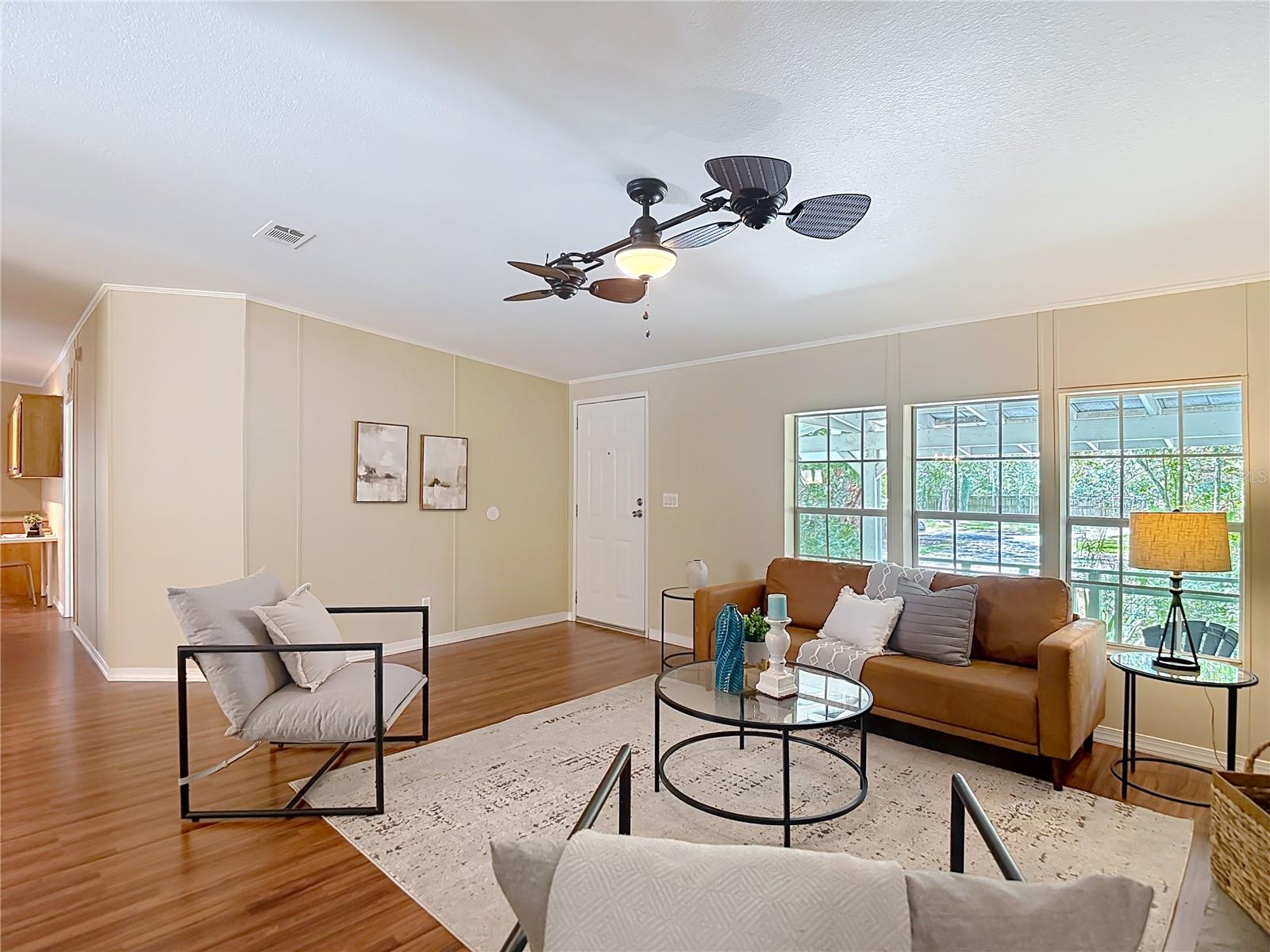 17235 Carlesimo Ave Property Photo 4