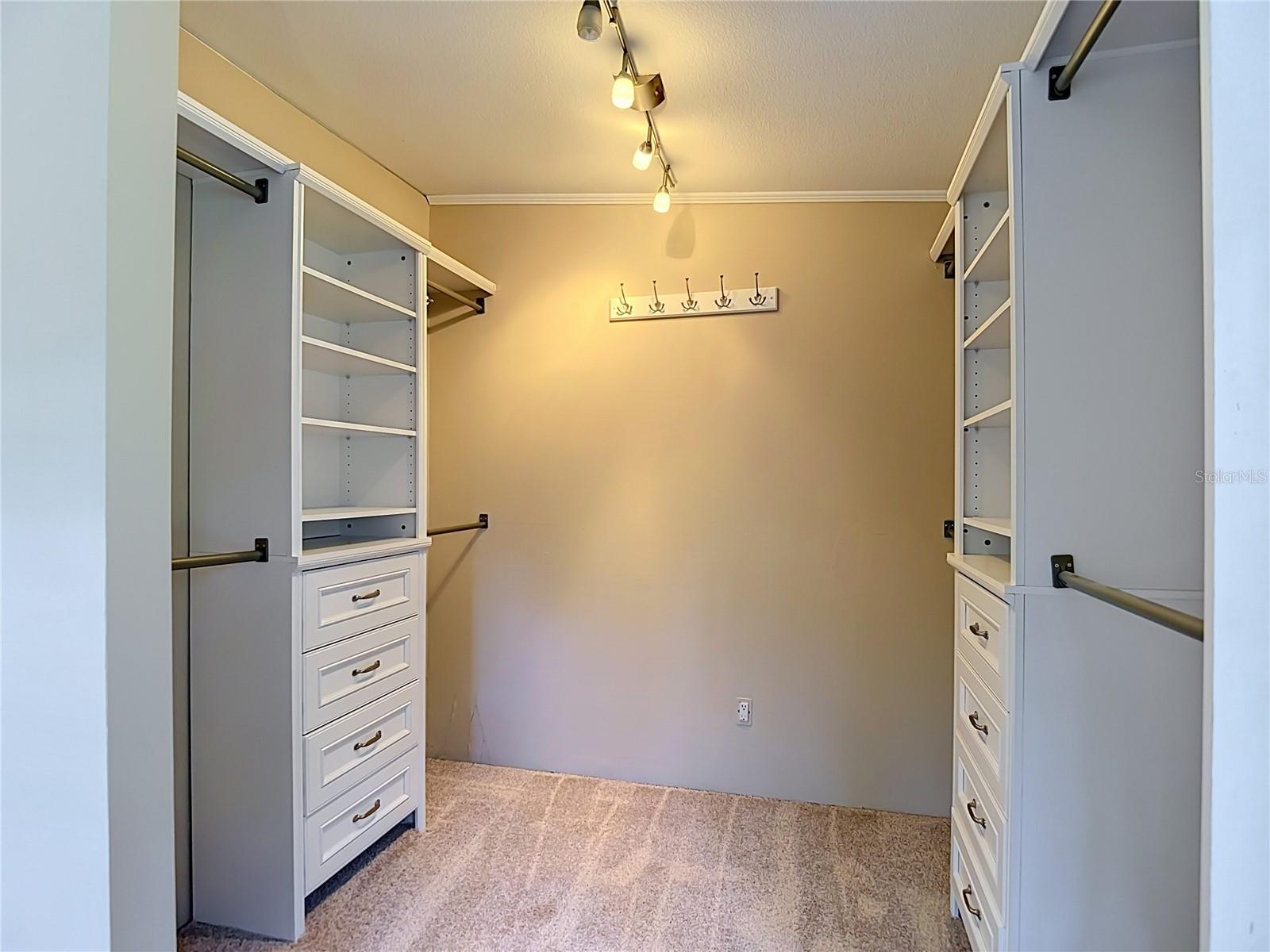 17235 Carlesimo Ave Property Photo 21