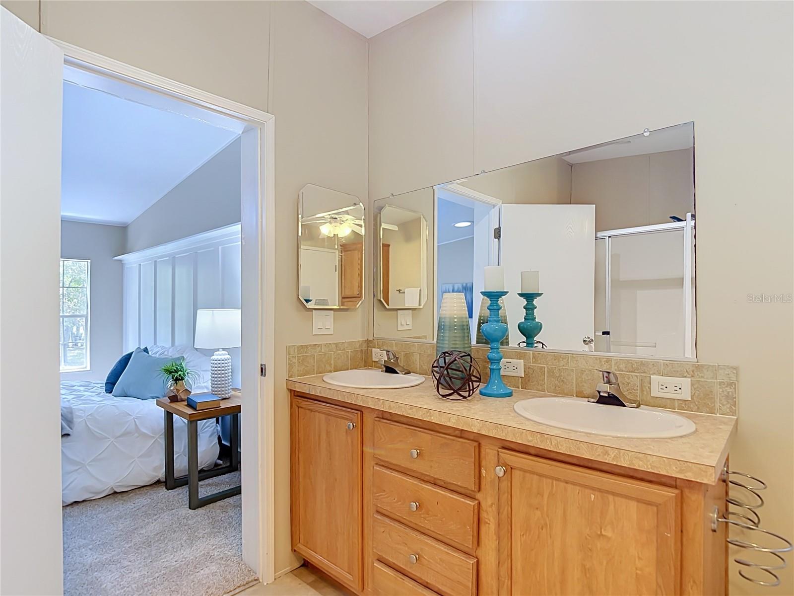 17235 Carlesimo Ave Property Photo 29