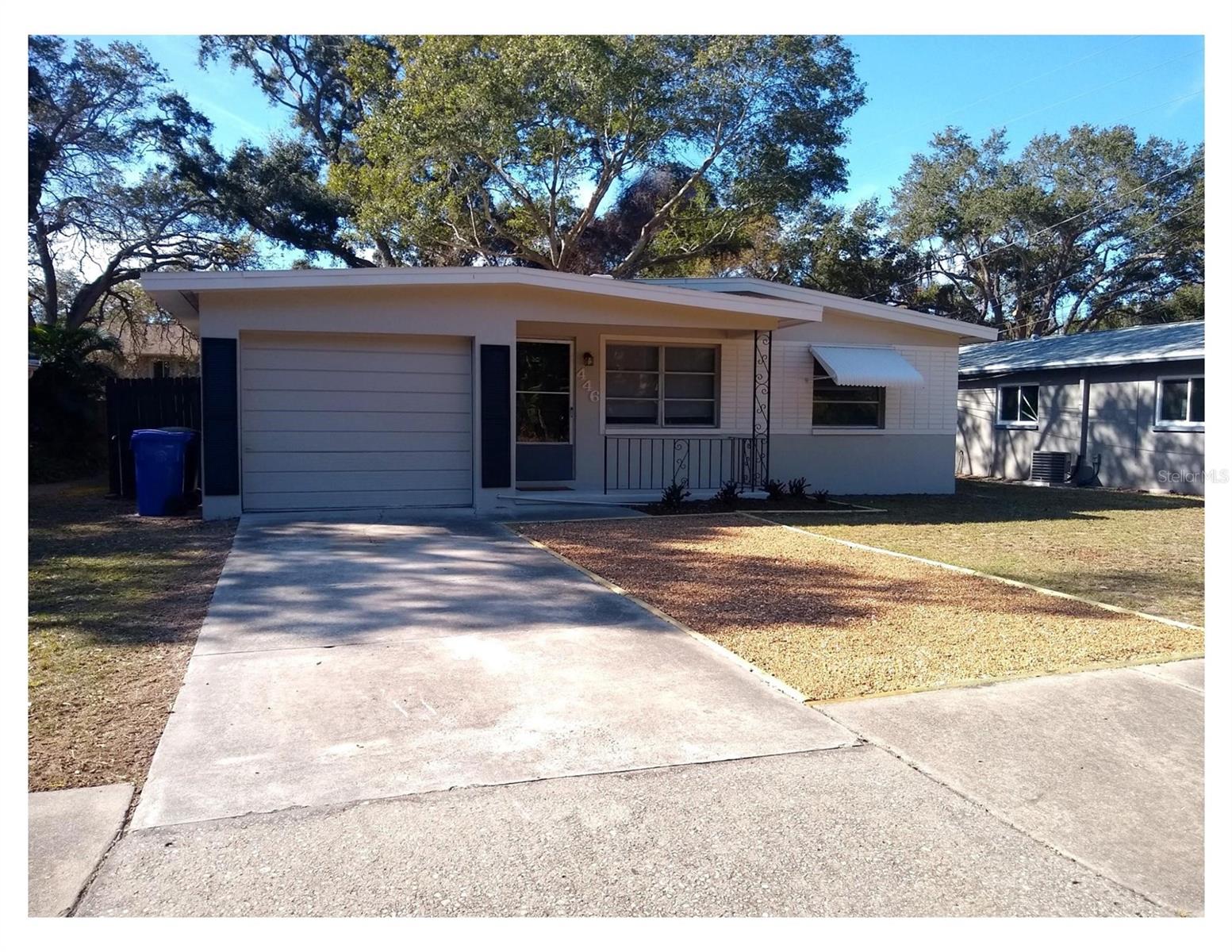 446 New York Ave Property Photo 1