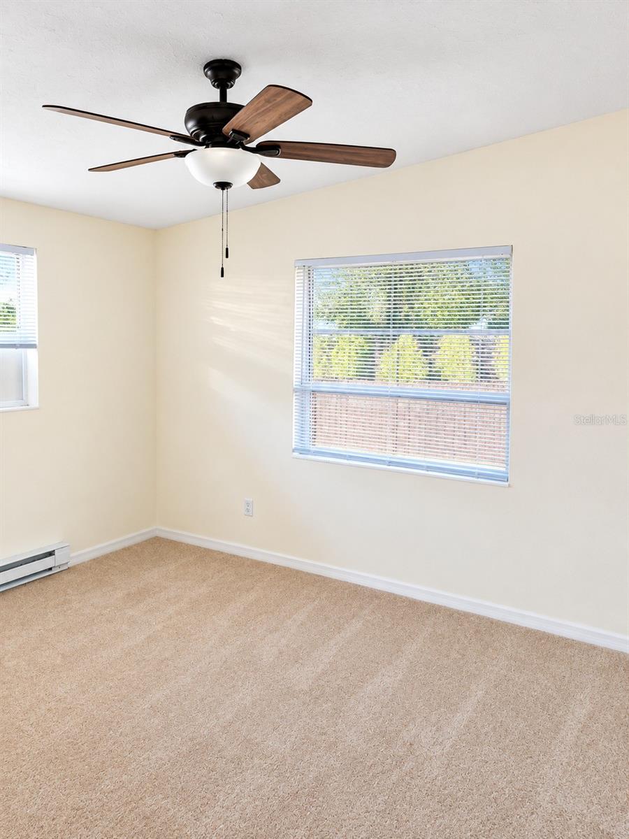 446 New York Ave Property Photo 5