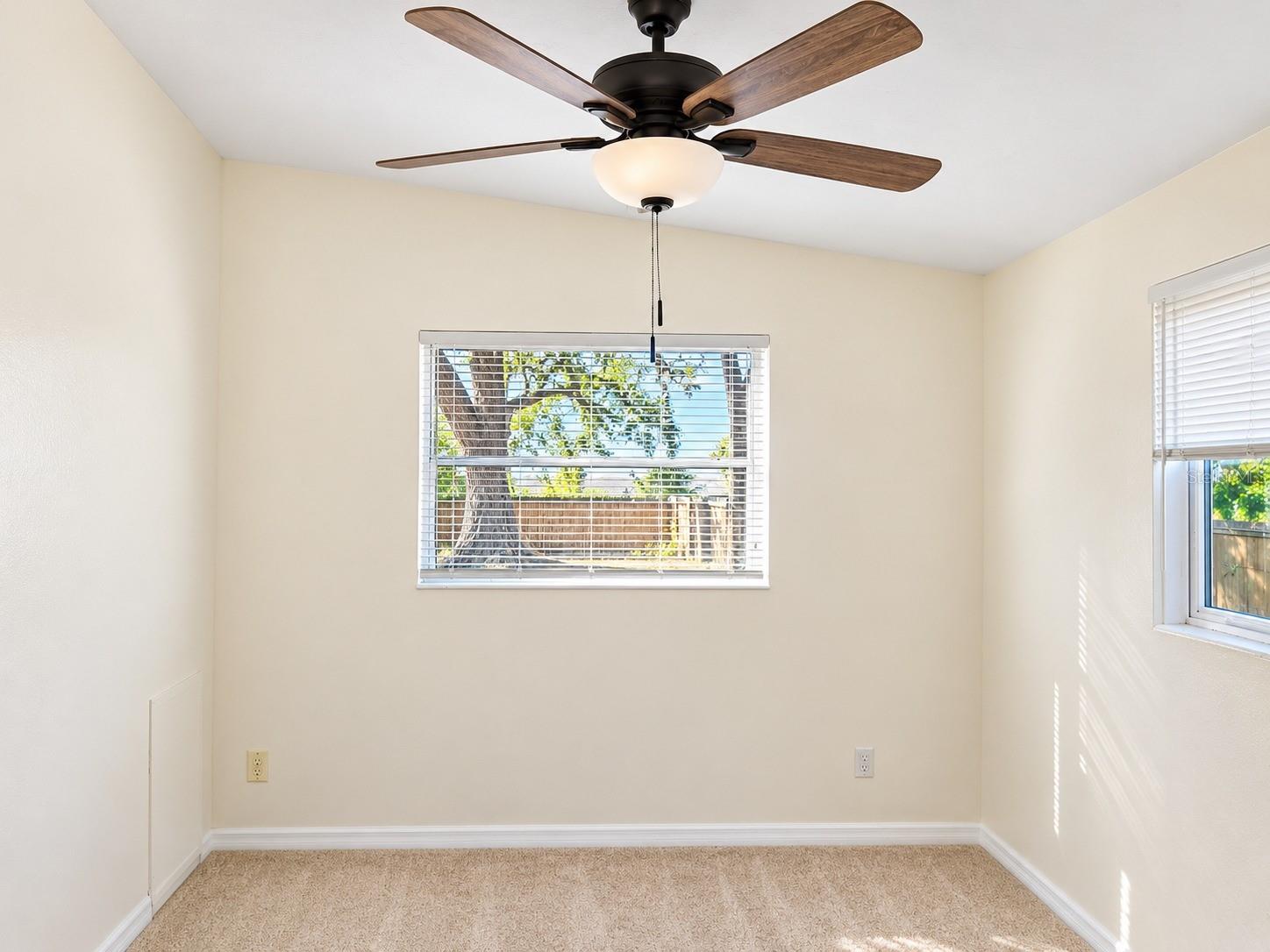 446 New York Ave Property Photo 8