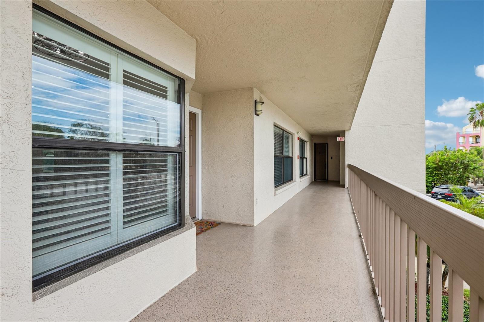 1332 Pasadena Ave S #207 Property Photo 3