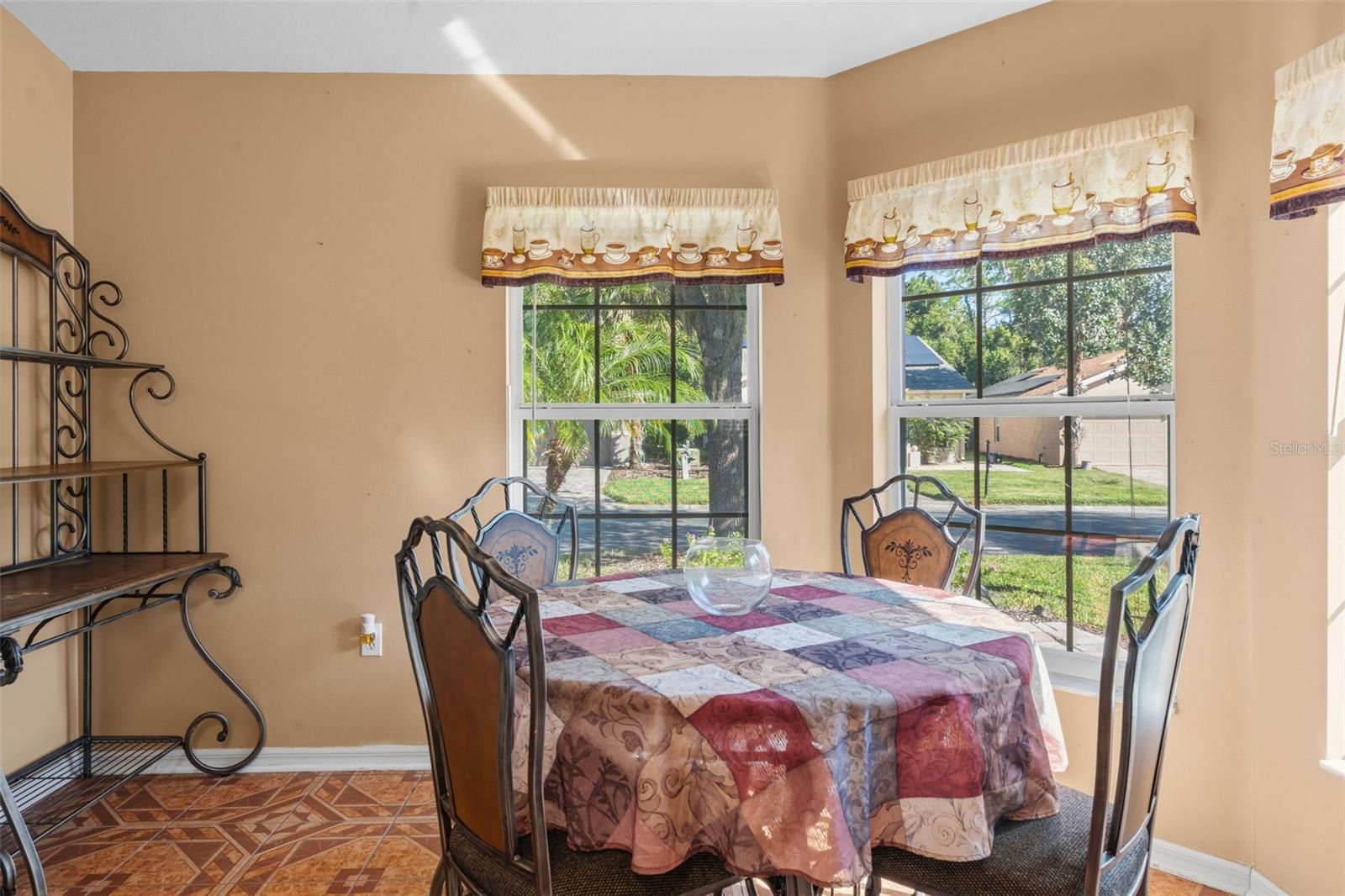 566 Vineyard Way Property Photo 6
