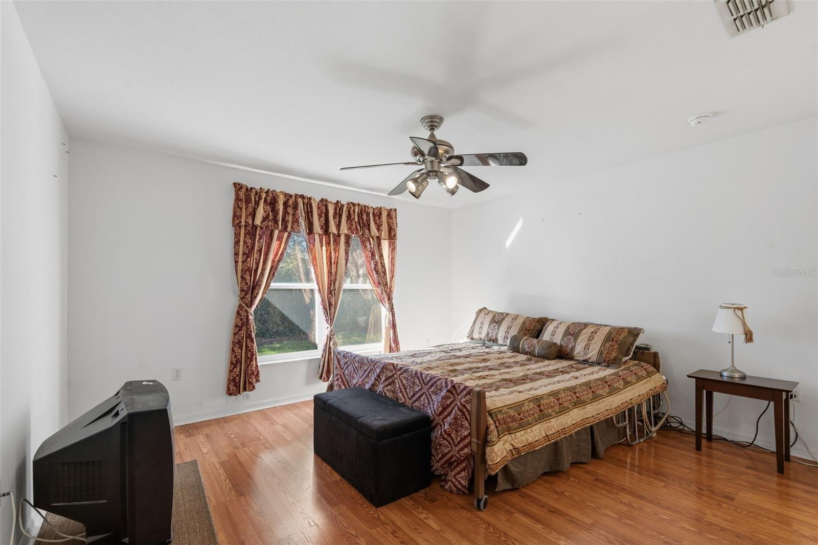 566 Vineyard Way Property Photo 11