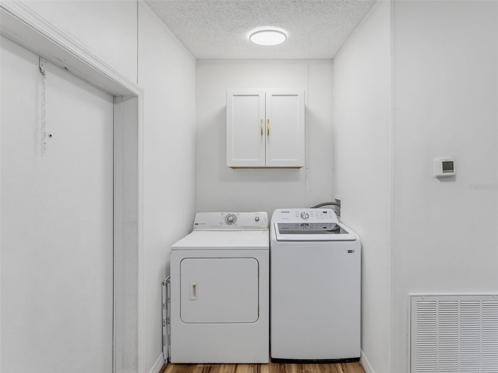 9637 Passaic Dr Property Photo 37