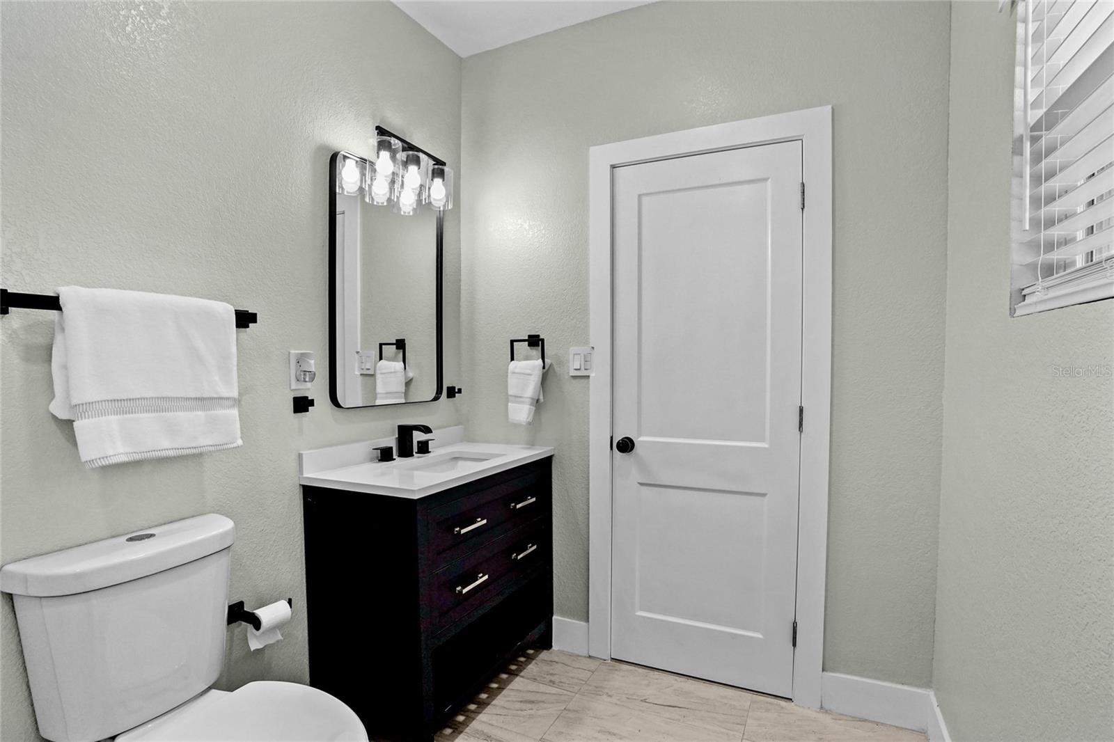 2603 W Saint Conrad St Property Photo 8