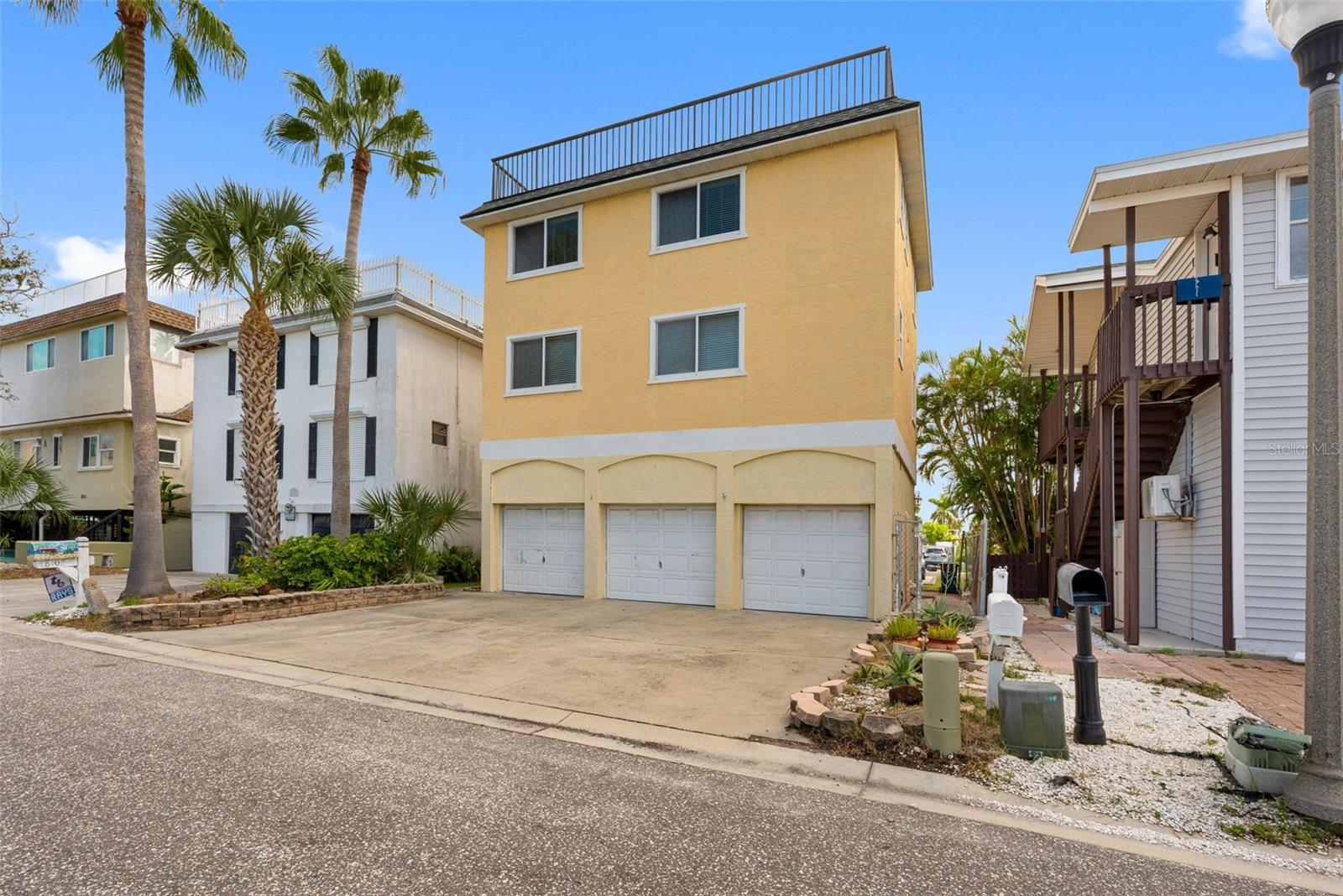 18105 1ST ST E Property Photo 1