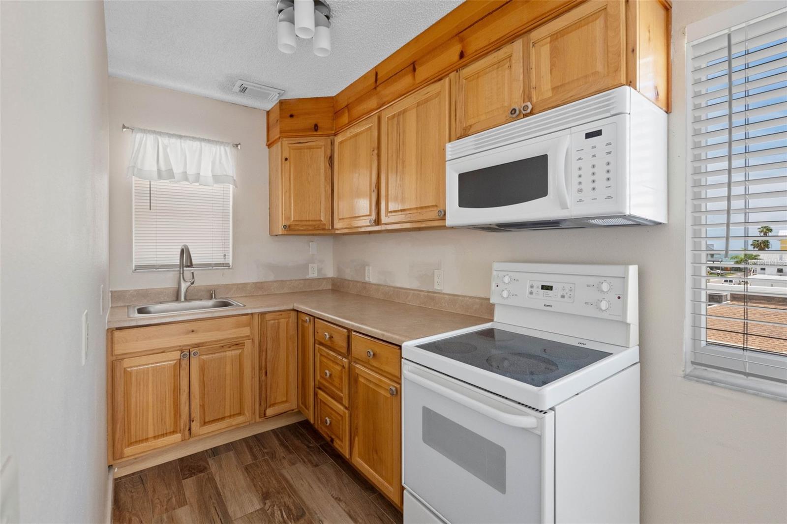 18105 1st St E Property Photo 26