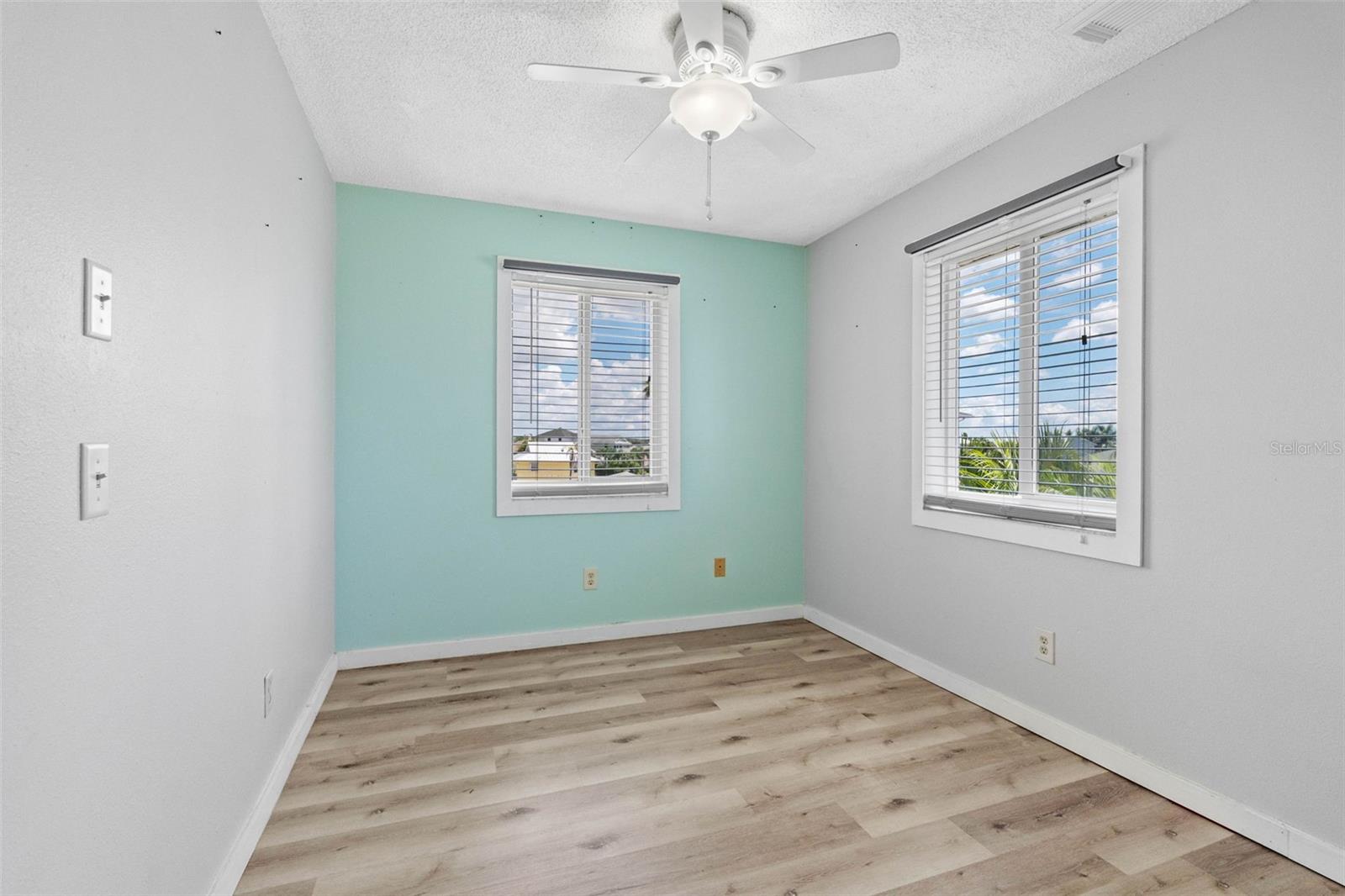 18105 1st St E Property Photo 31