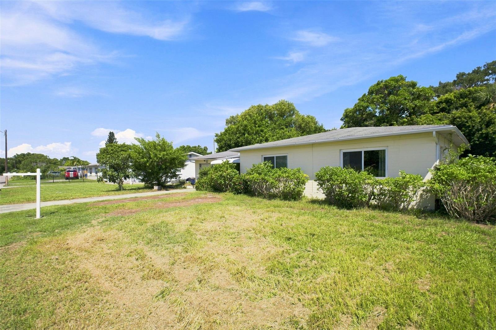 3563 23rd Ave N Property Photo 3