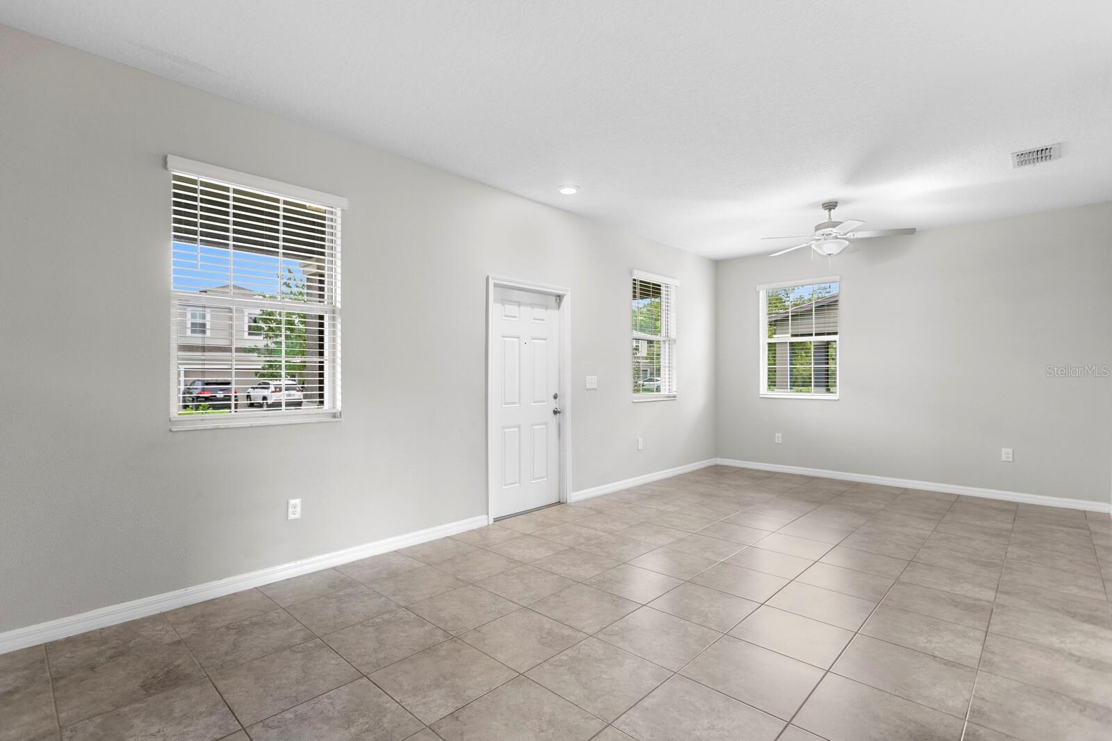 17402 Cruiser Bnd Property Photo 6
