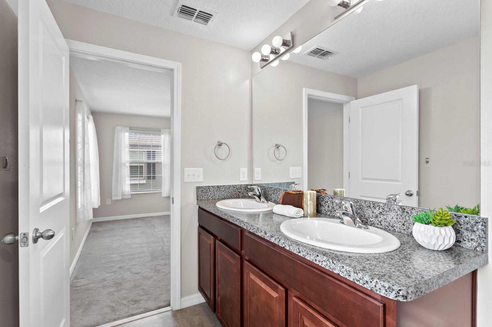 17402 Cruiser Bnd Property Photo 25