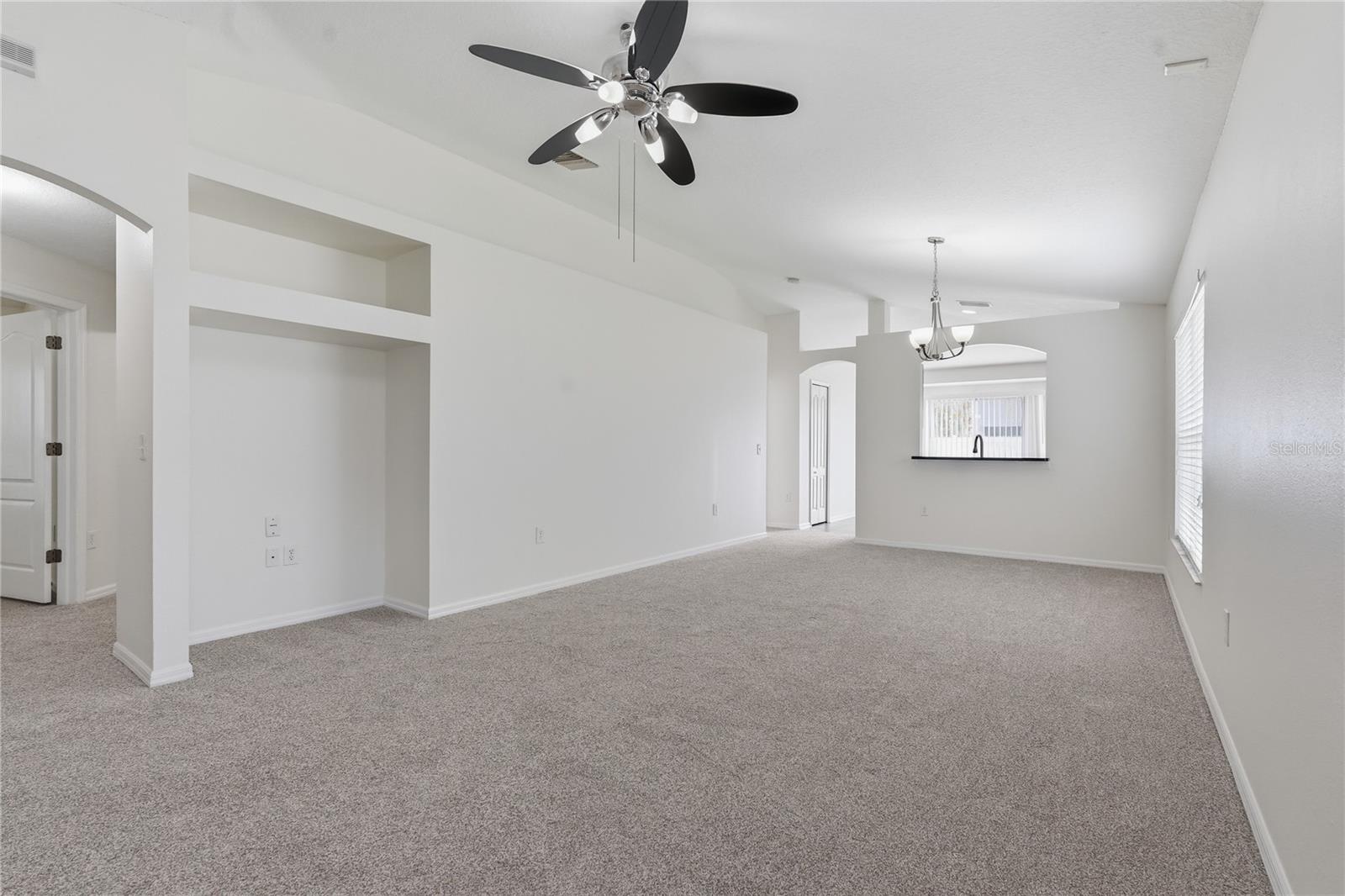 TB8544796 Property Photo 7