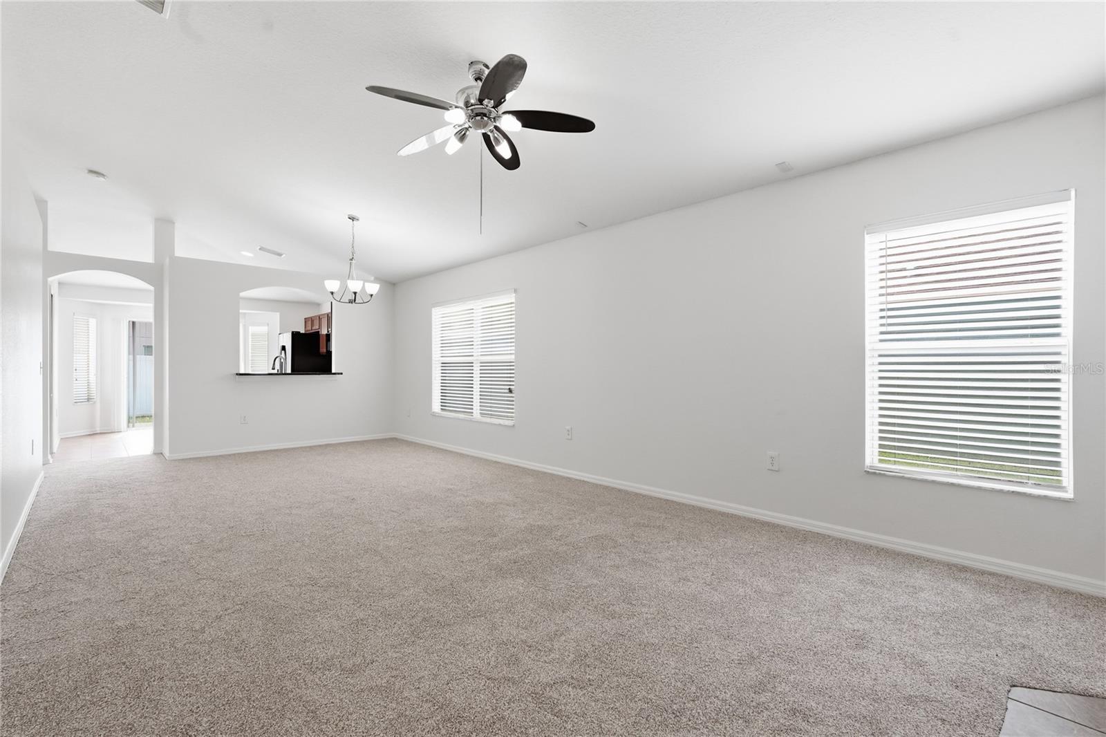 TB8544796 Property Photo 9