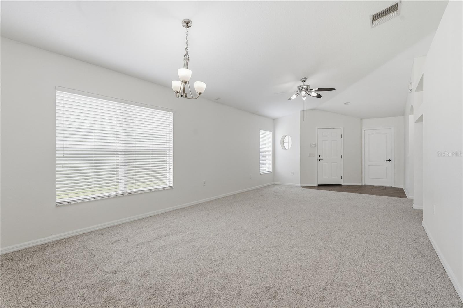 TB8544796 Property Photo 11