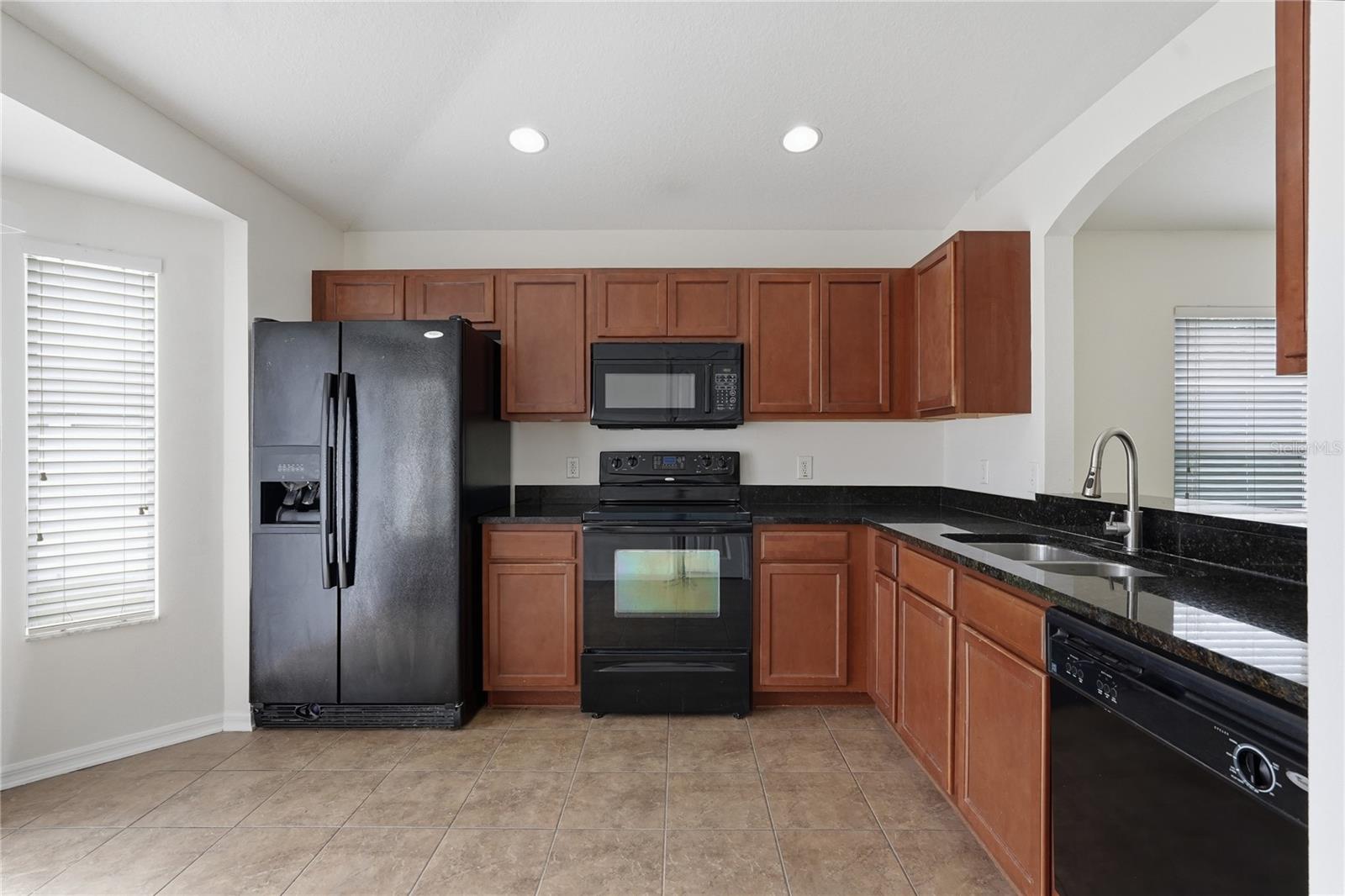 TB8544796 Property Photo 14