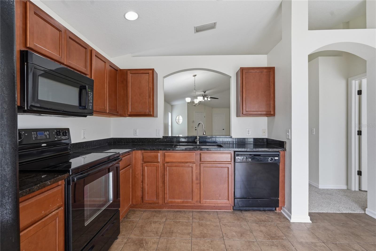 TB8544796 Property Photo 15