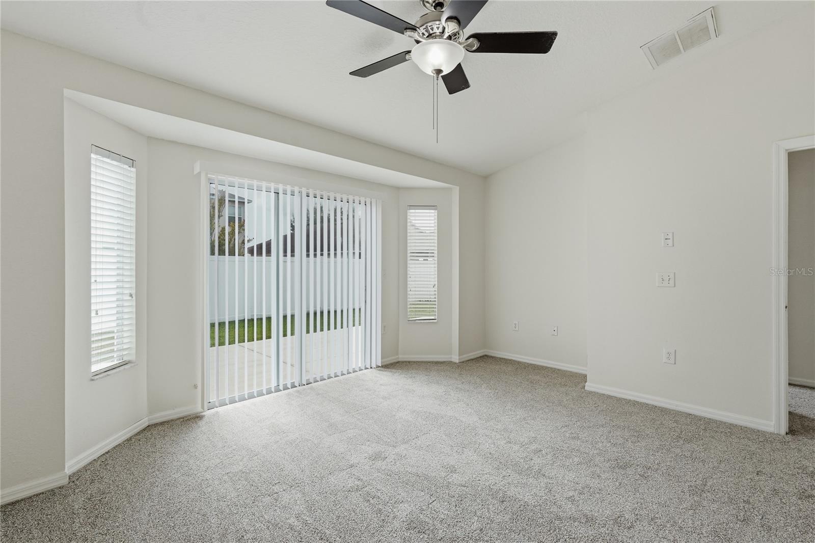 TB8544796 Property Photo 16