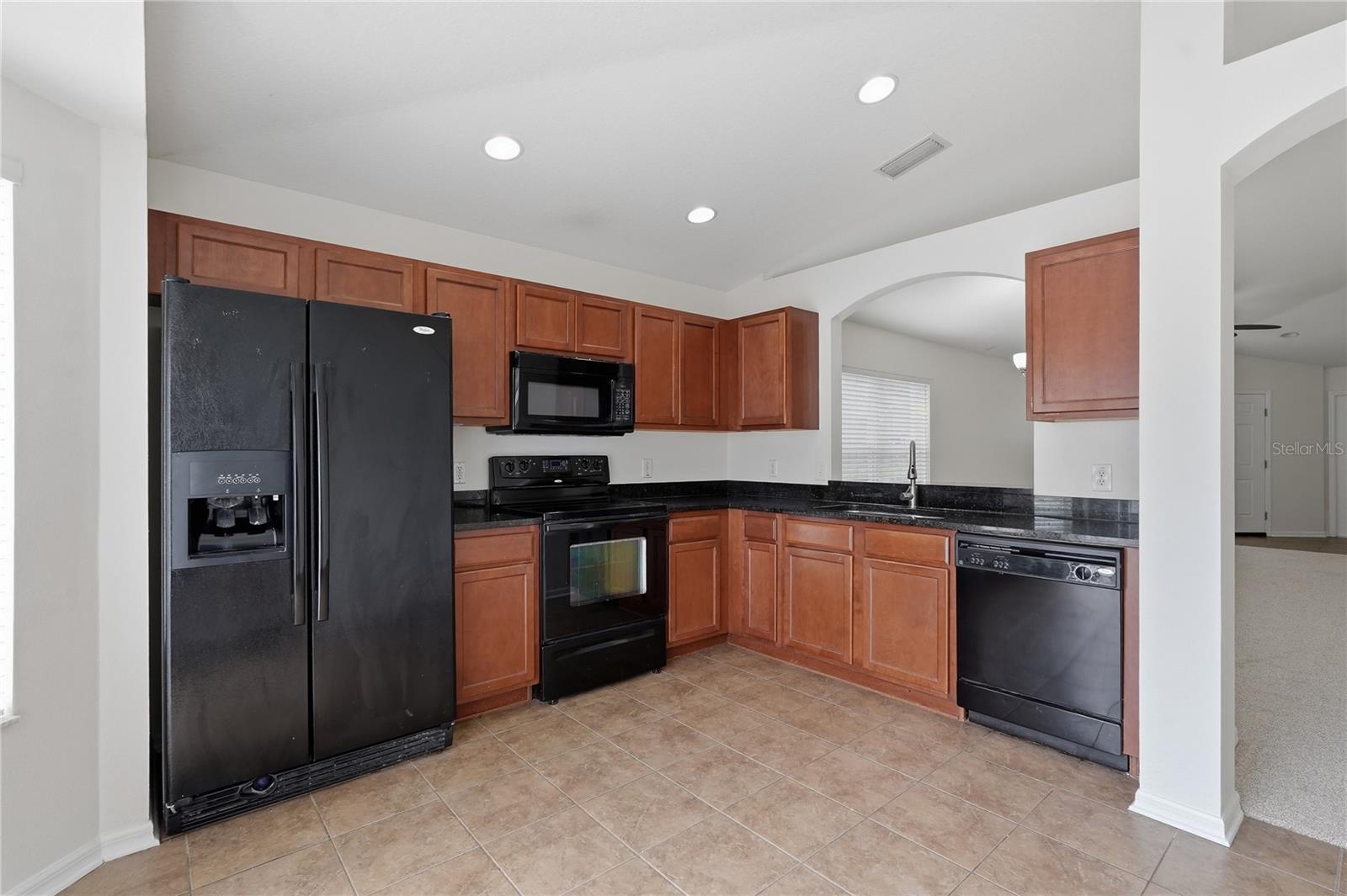 TB8544796 Property Photo 18